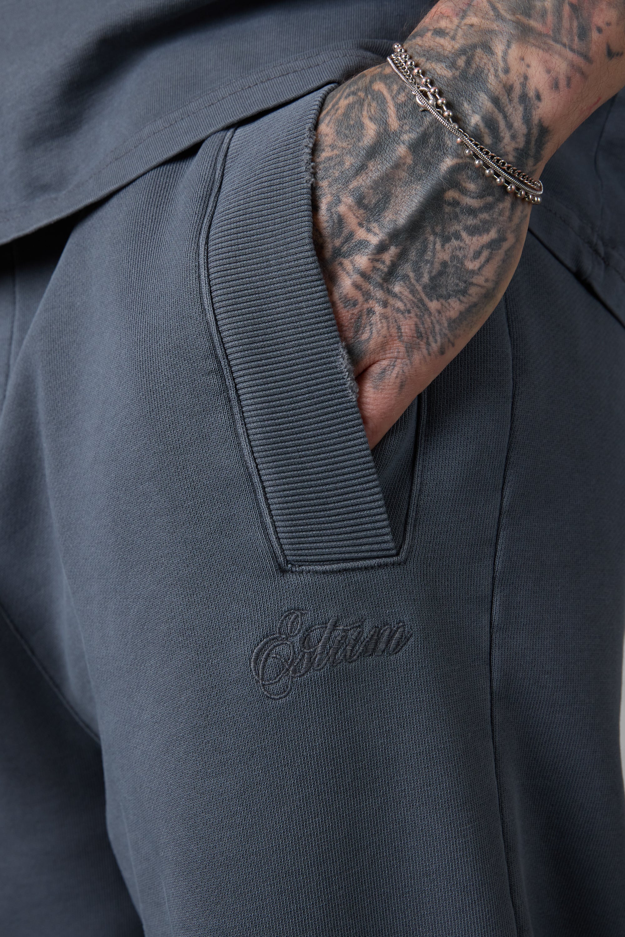 AGED GRAPHITE BAGGY JOGGER - Image 3
