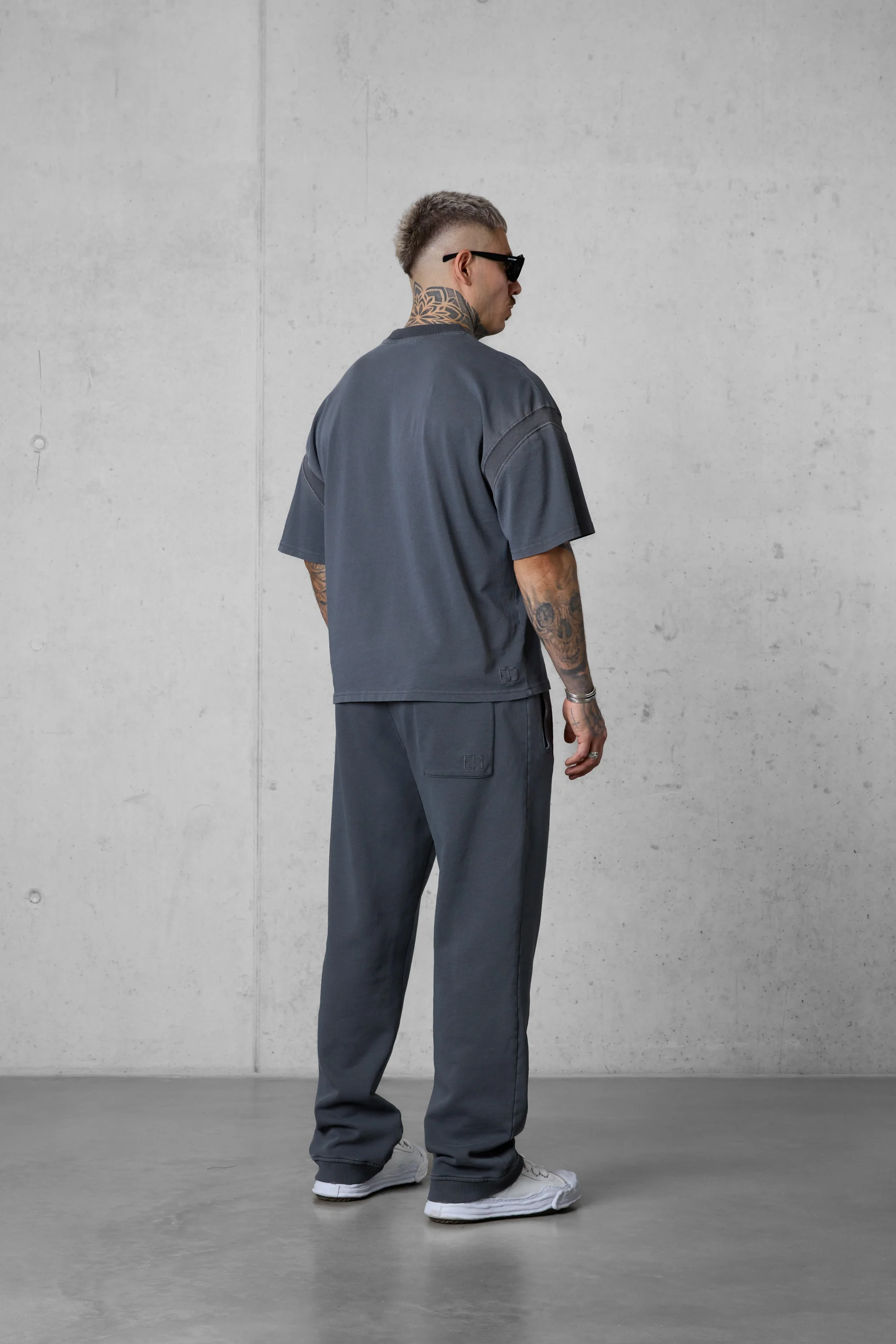 AGED GRAPHITE OVERSIZED TEE - Image 6