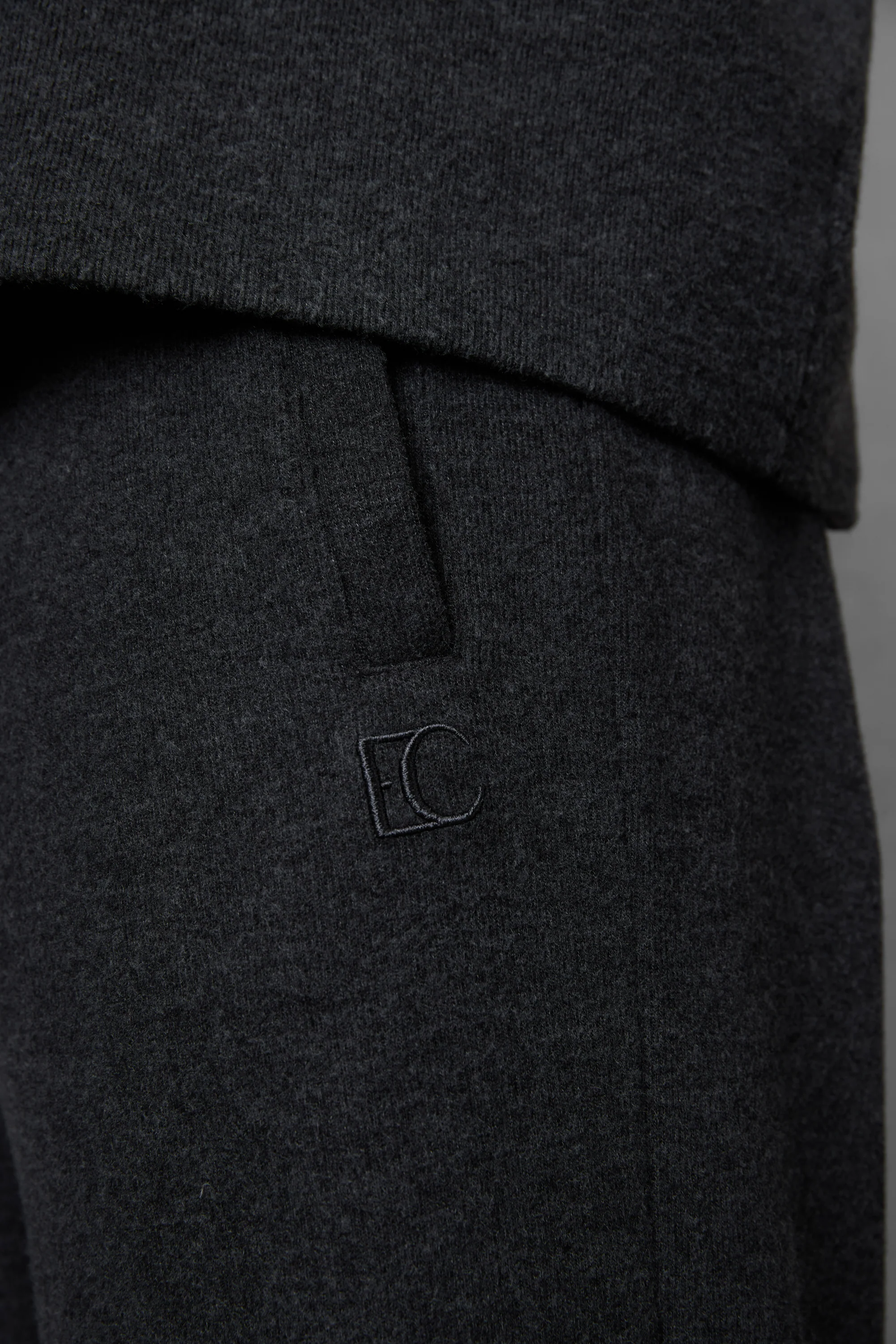 ANTHRACITE MELANGE COMFY LOOSE SWEATPANTS - Image 3
