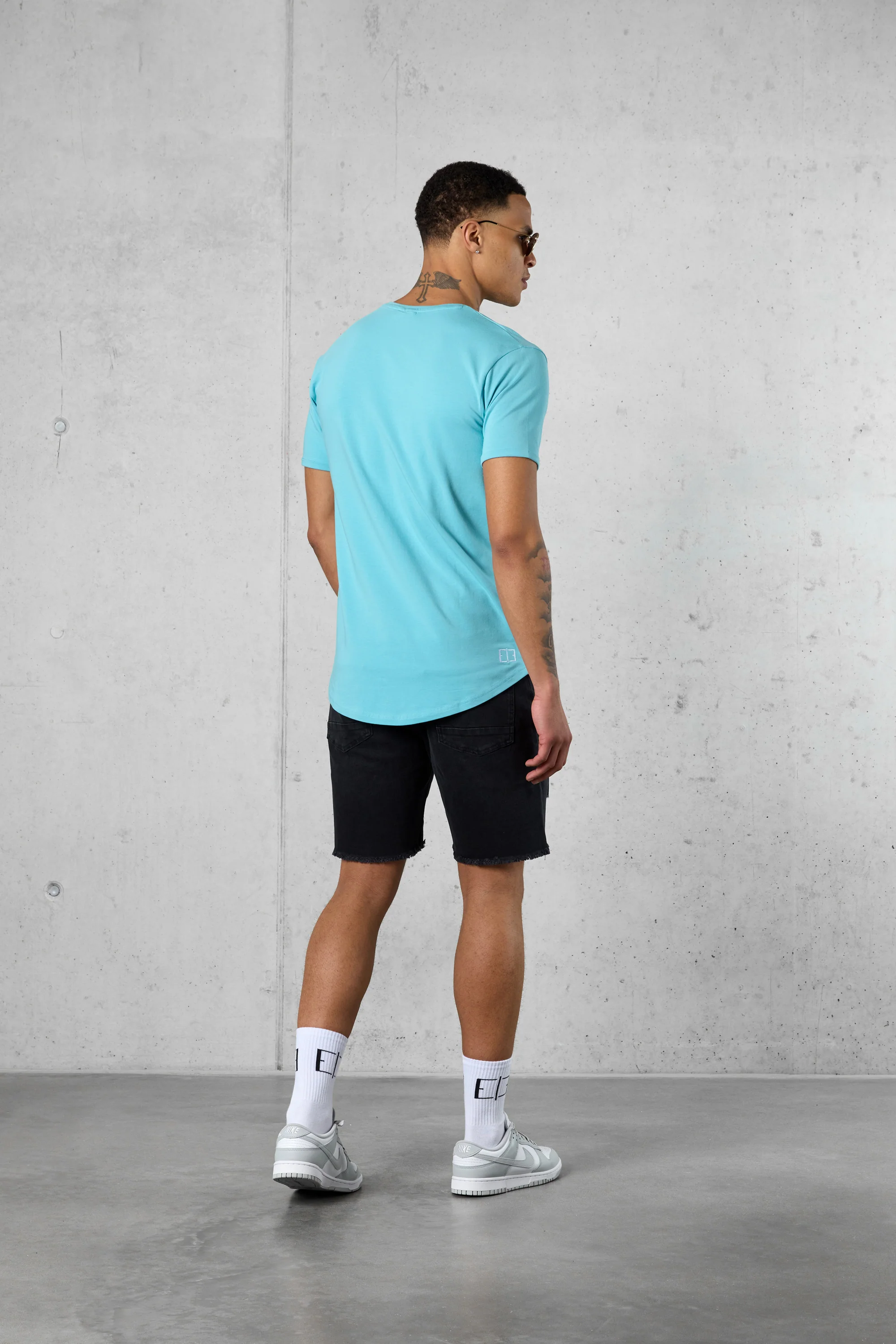 AQUA LETTERING TEE - Image 4