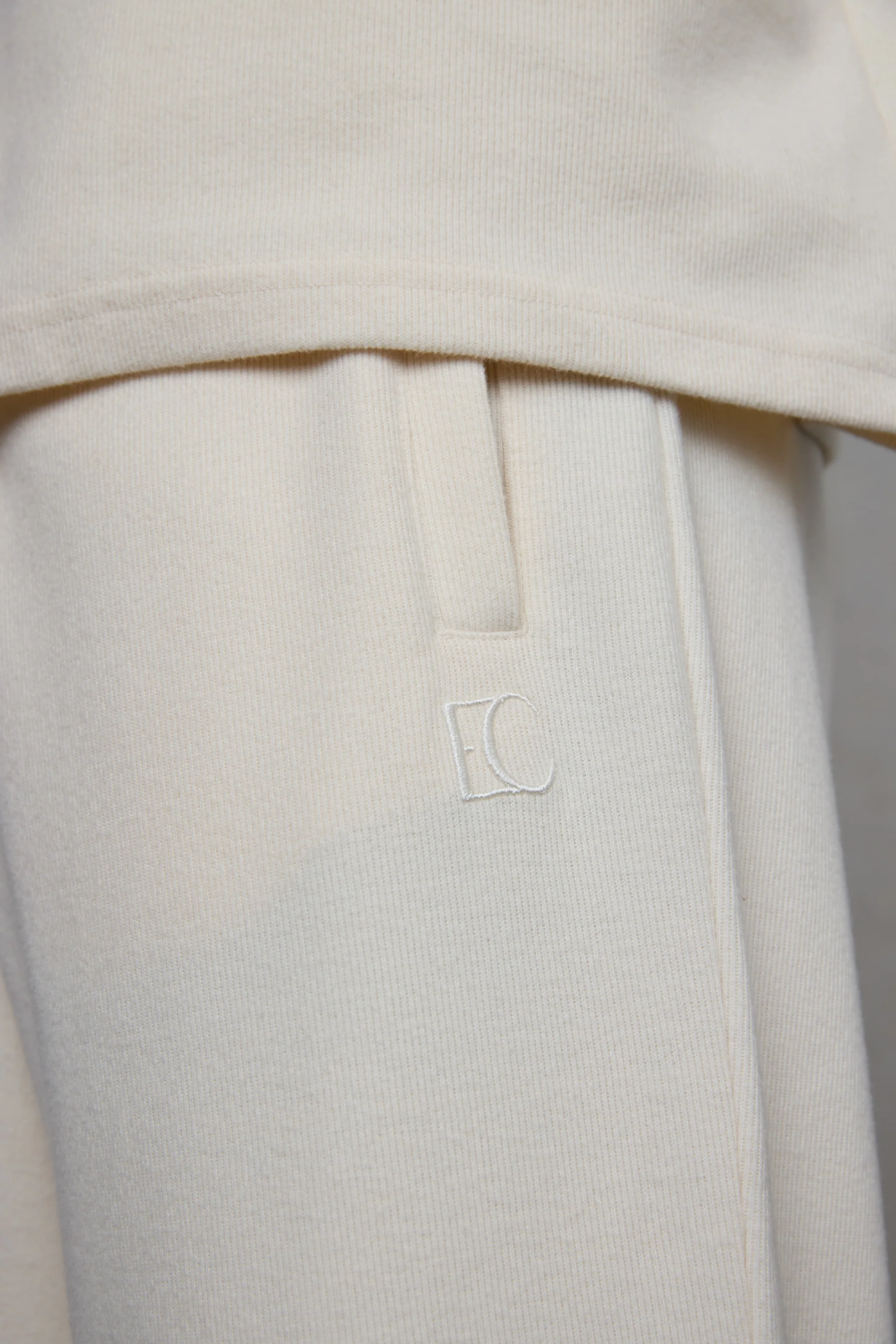 BEIGE COMFY LOOSE SWEATPANTS - Image 3