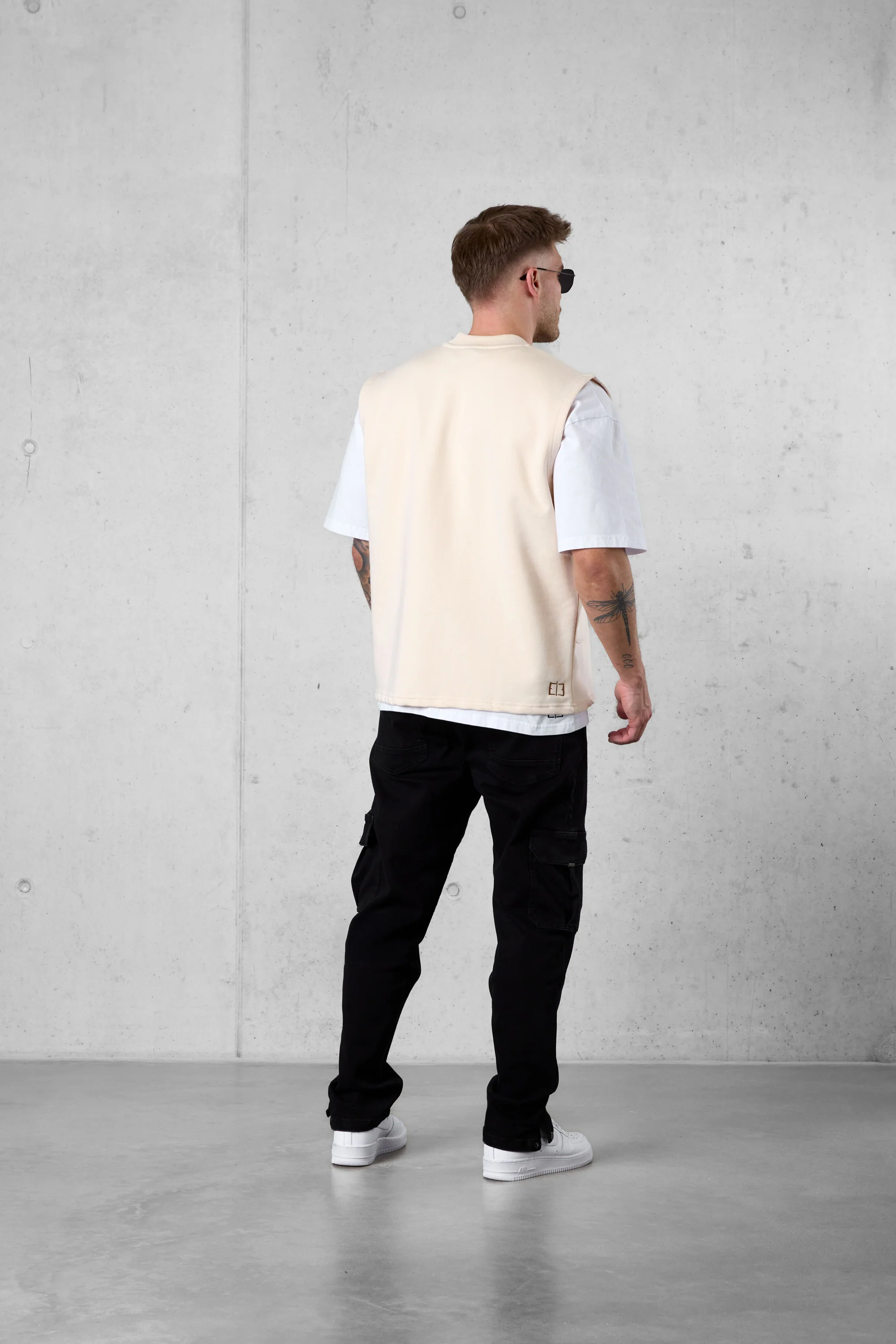 BEIGE DISCREET POCKET SWEATVEST - Image 3
