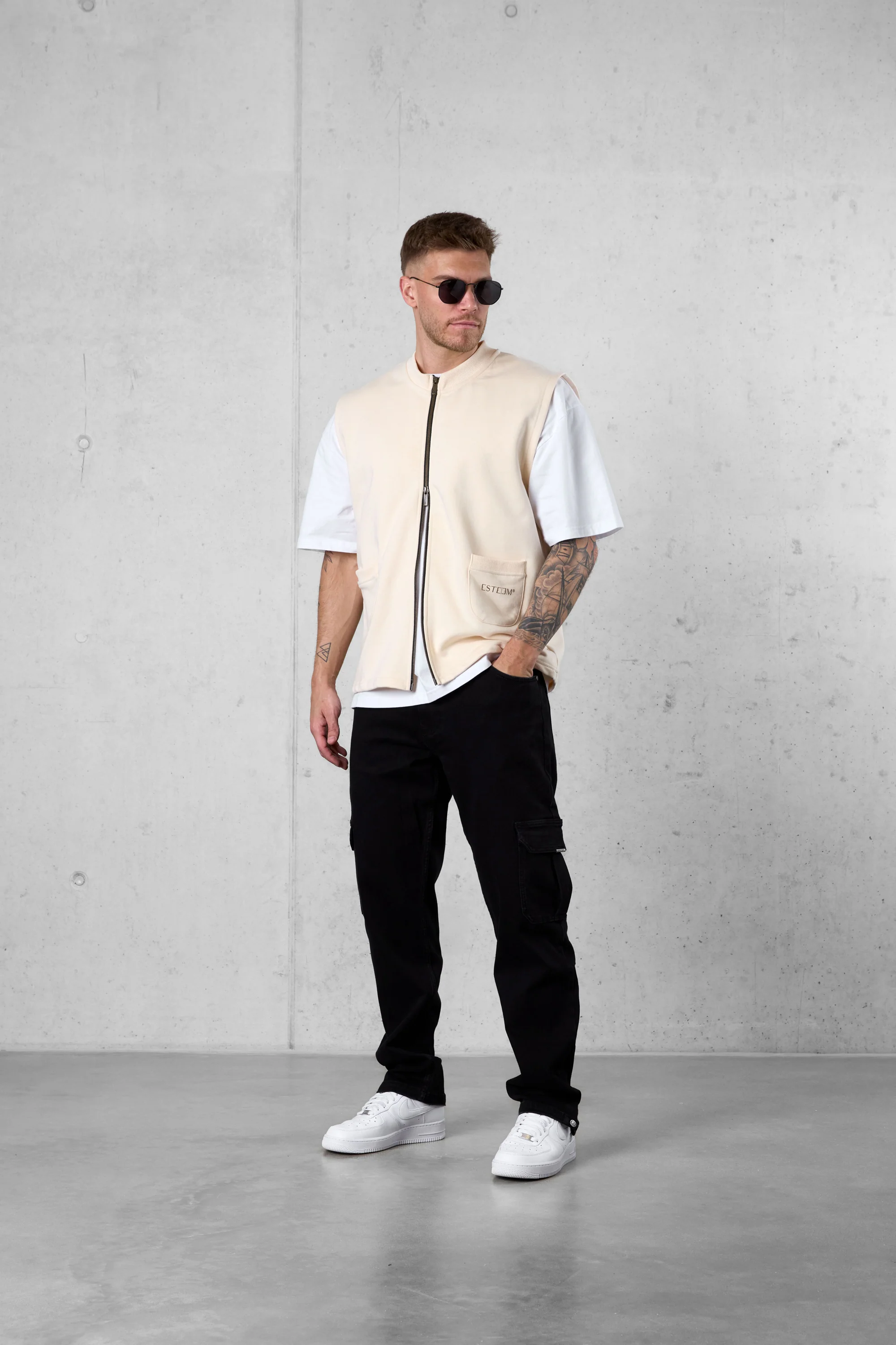 BEIGE DISCREET POCKET SWEATVEST - Image 4