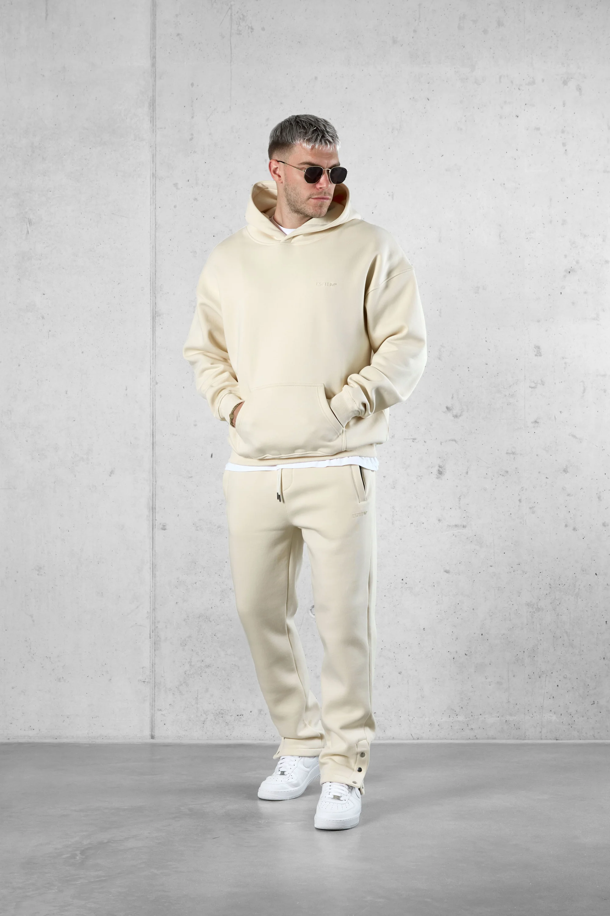 BEIGE ESSENTIAL BUTTONS JOGGER - Image 2