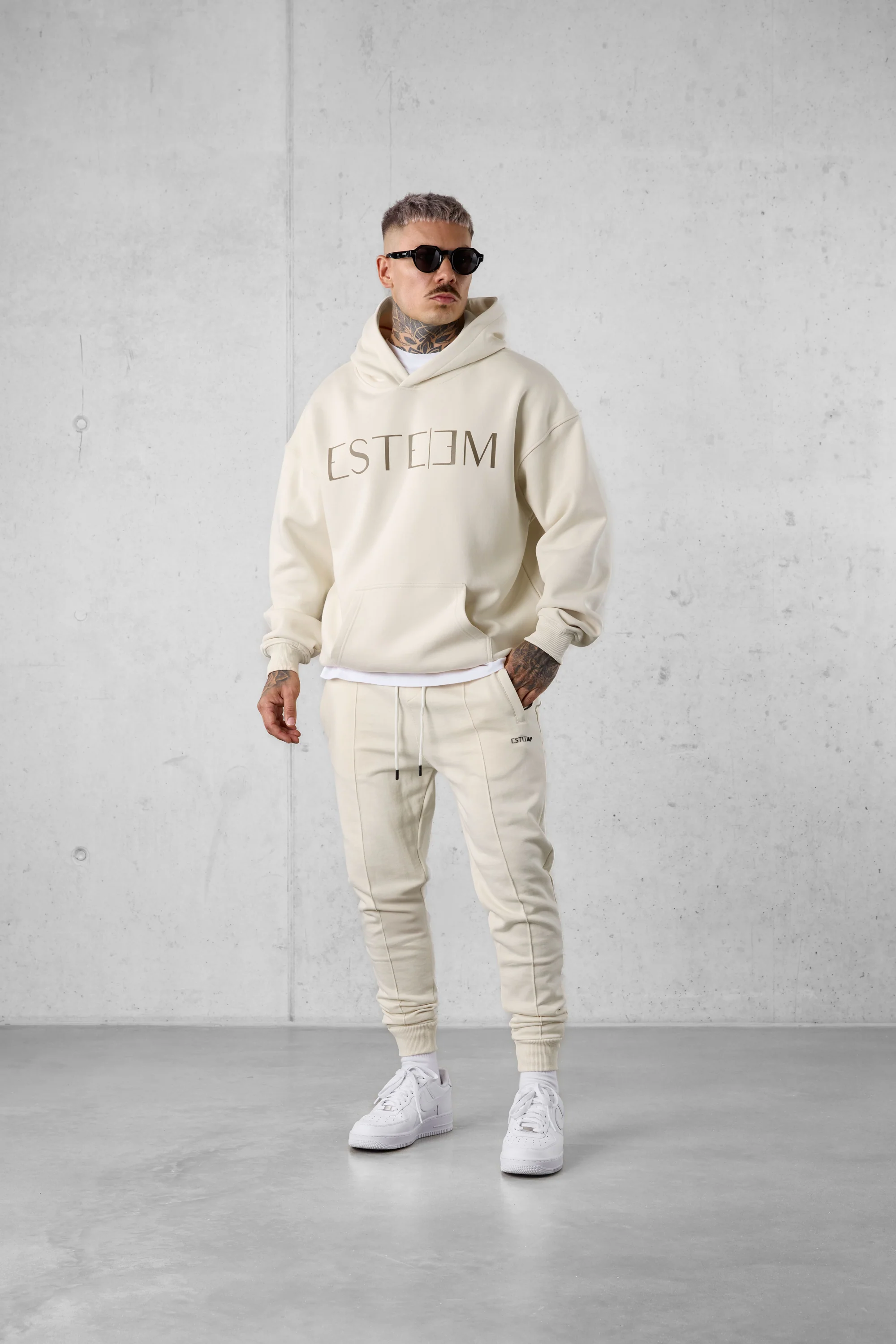 BEIGE ESSENTIAL SWEATPANTS - Image 2