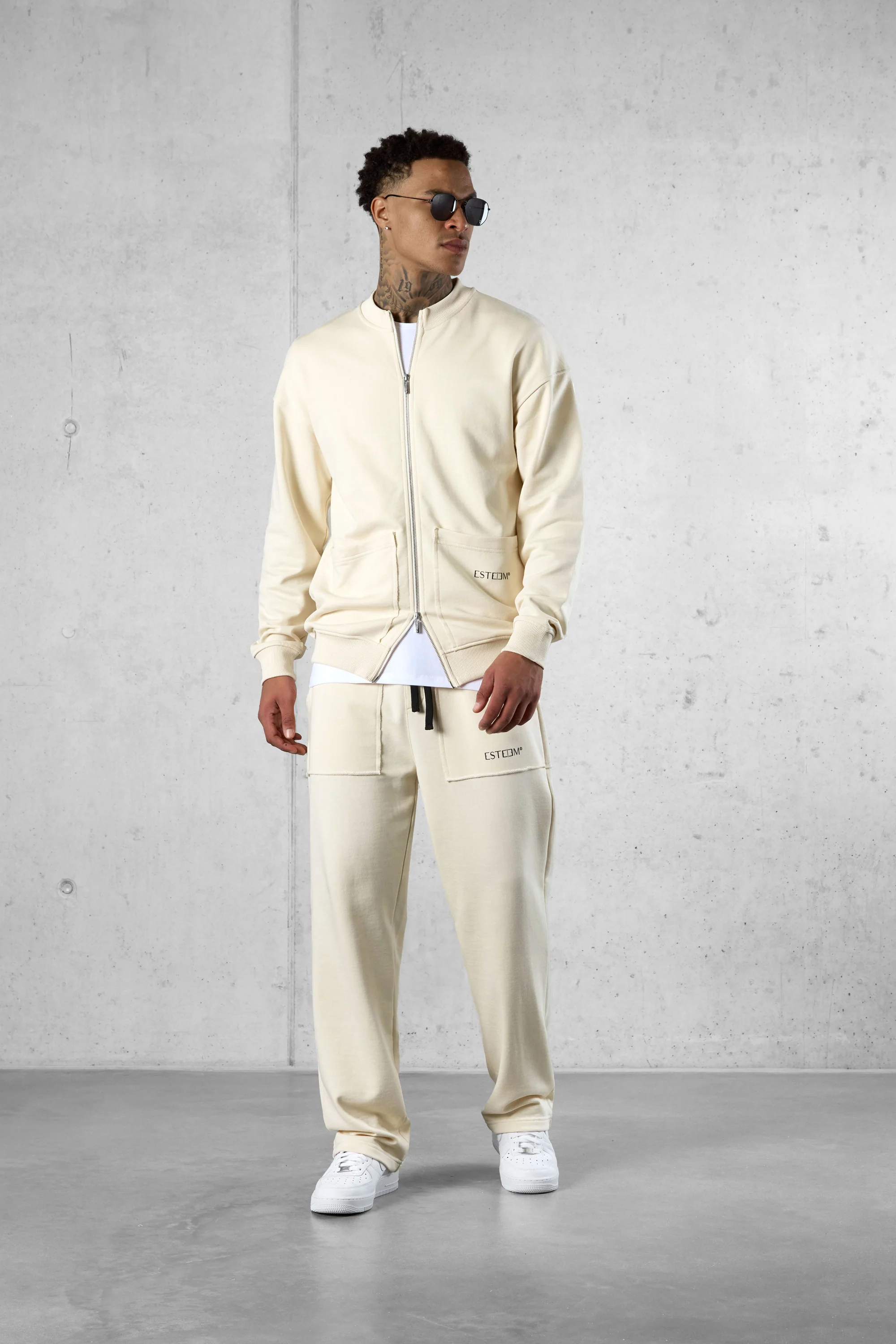 BEIGE SEAMS POCKET ZIP SWEATER - Image 3