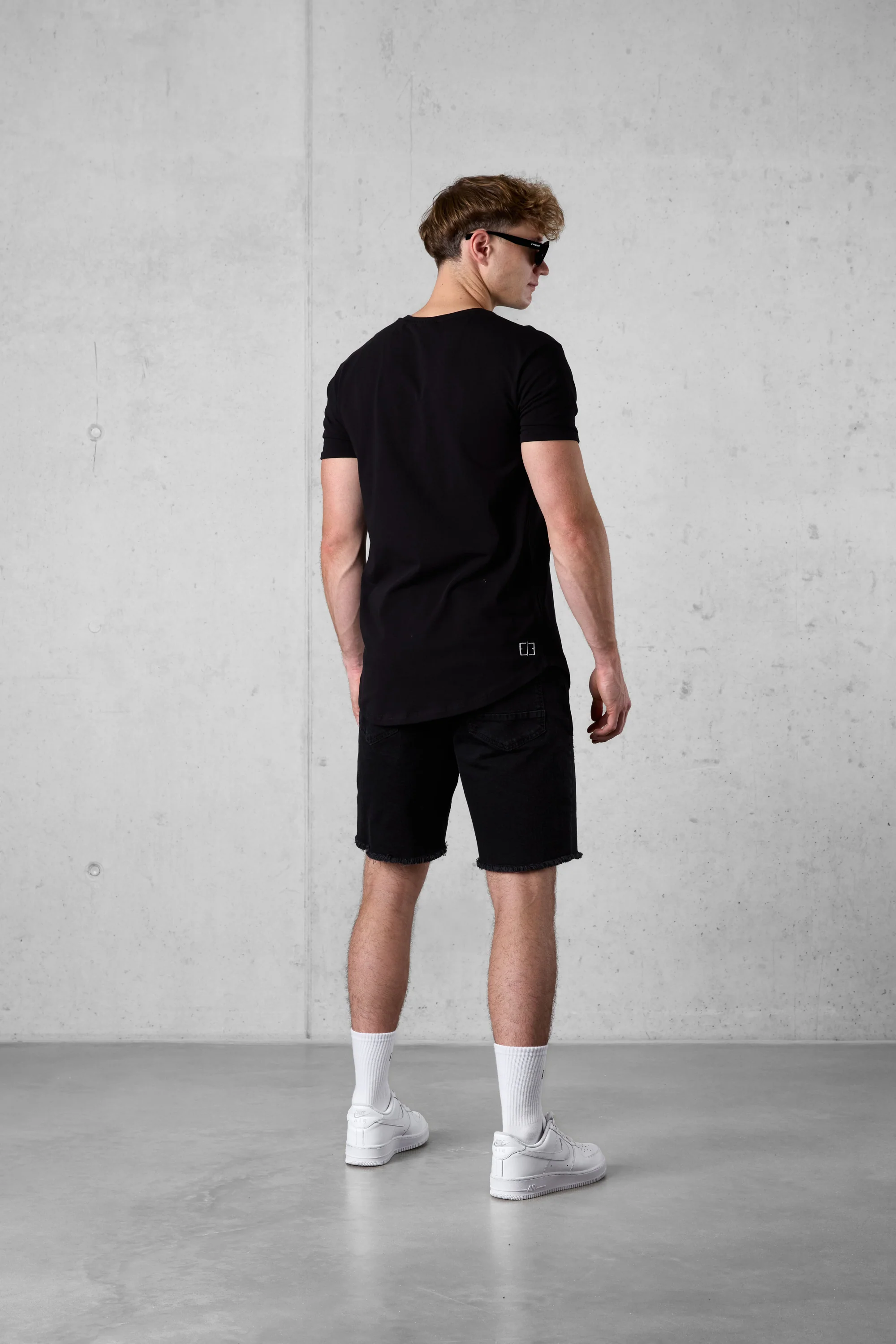 BLACK BLAZING SUNSHINE TEE - Image 4