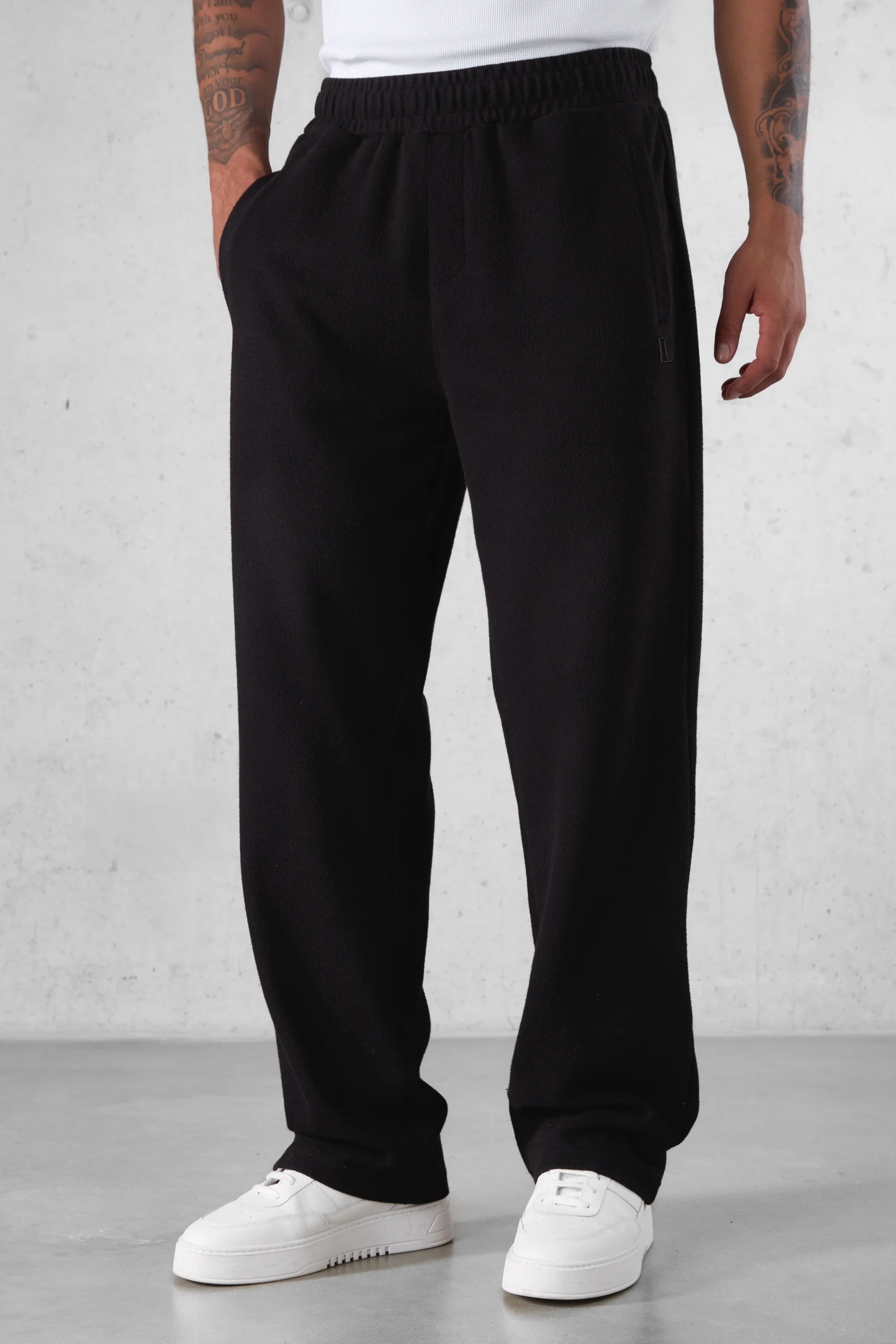 BLACK COMFY LOOSE SWEATPANTS - Image 4