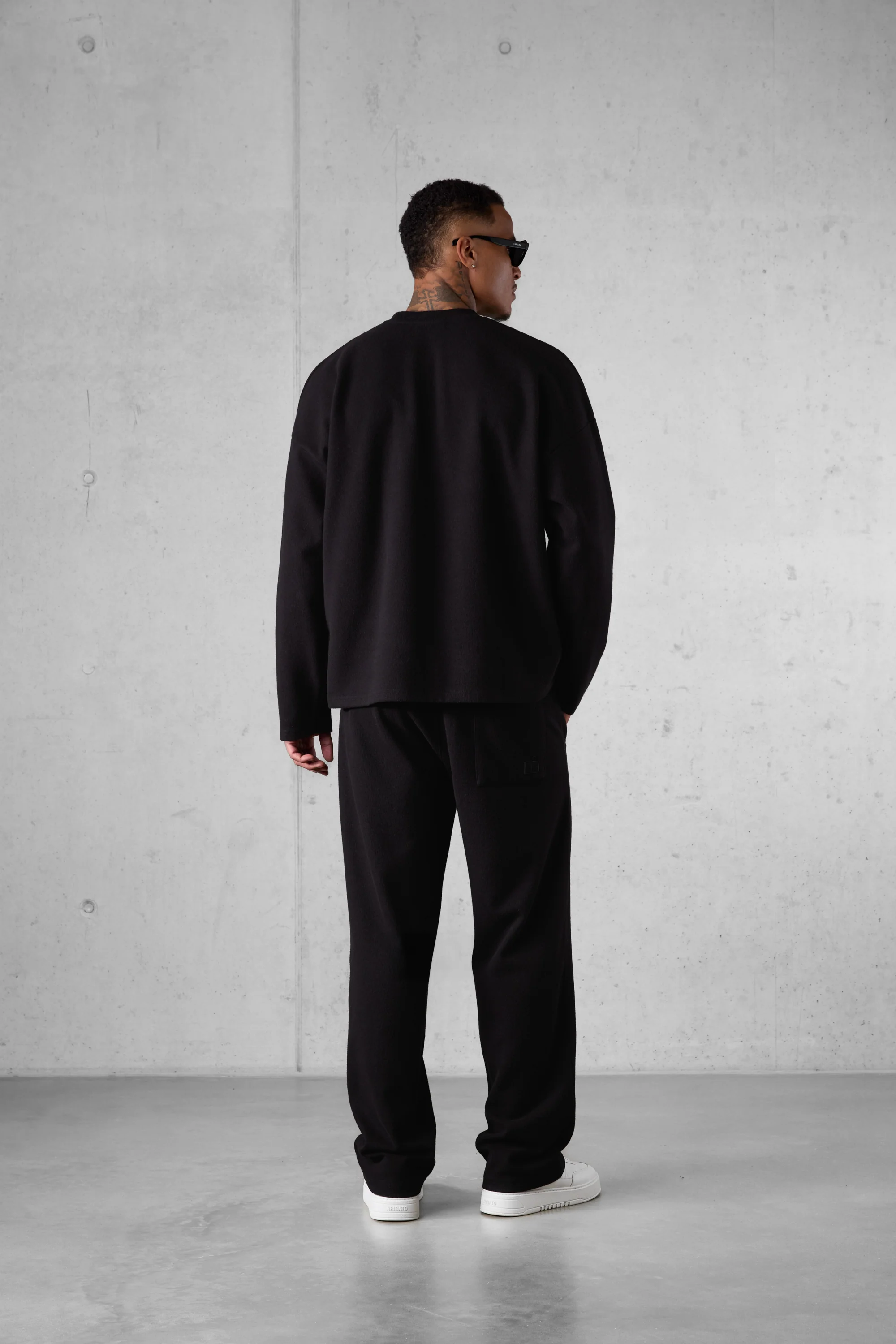 BLACK COMFY OVERSIZED SWEATER - Image 5