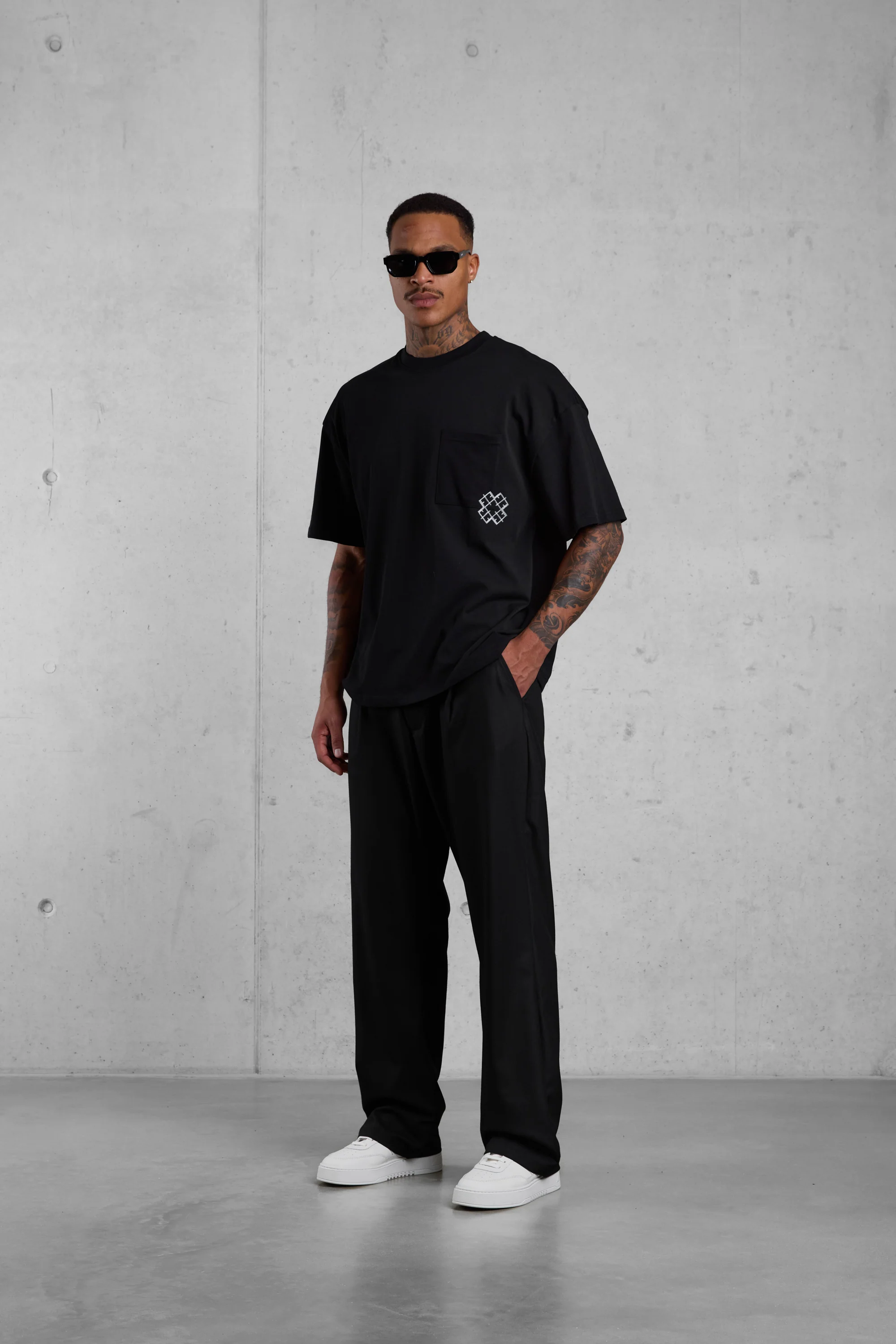 BLACK CREATIVE ATELIER OVERSIZED TEE - Image 3