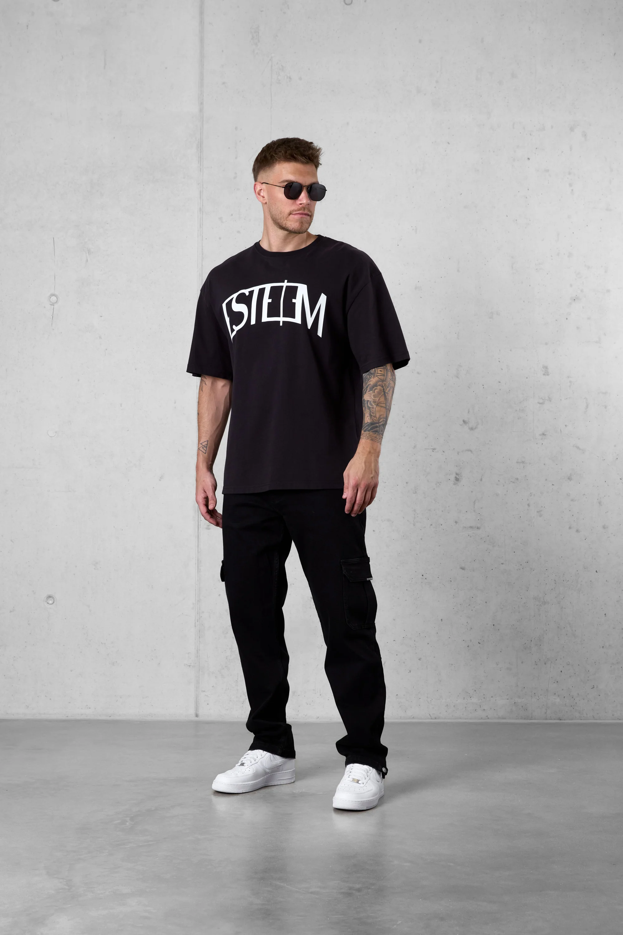 BLACK CURVE OVERSIZED TEE - Image 3