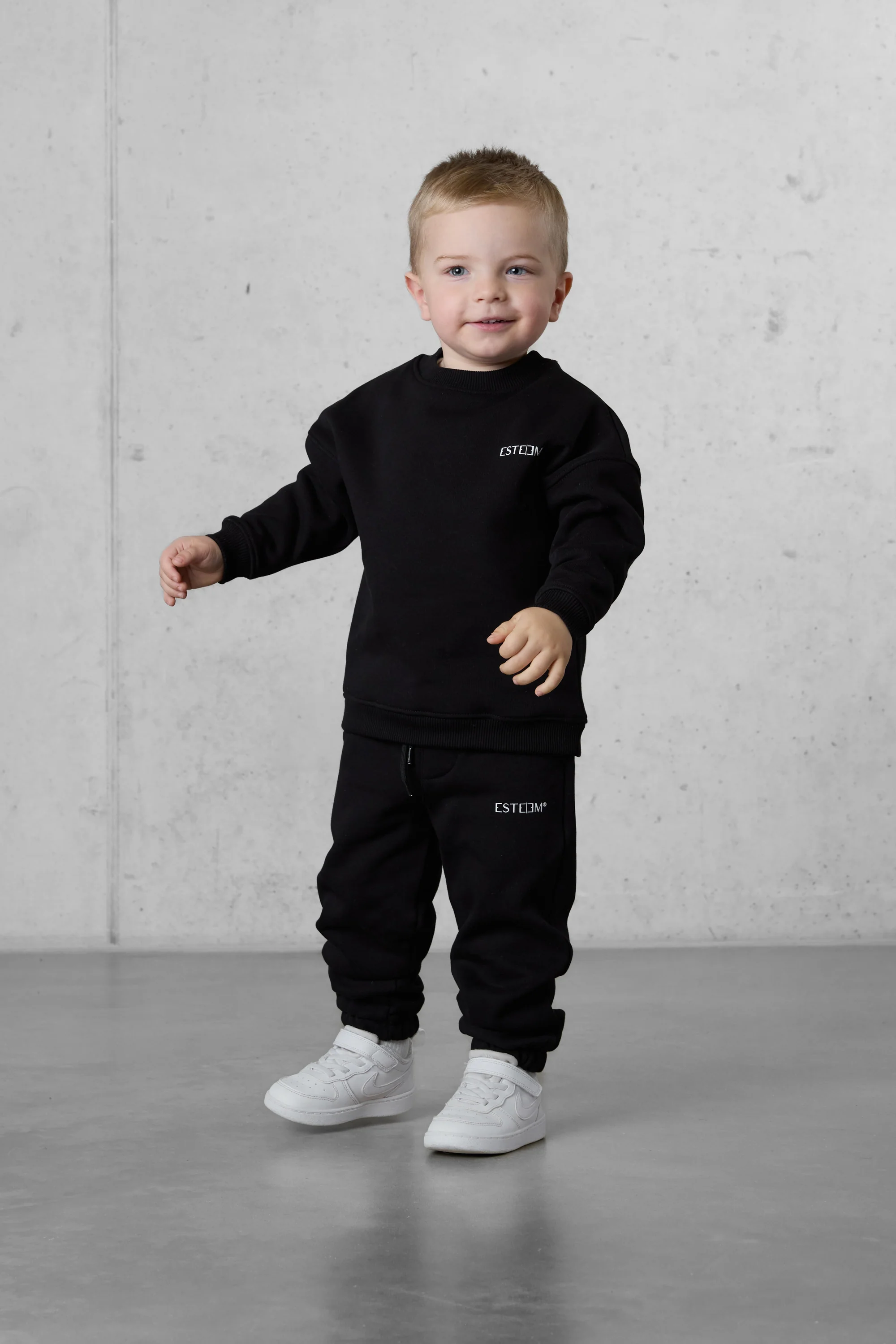 BLACK DISCREET OVERSIZED SET - Image 4