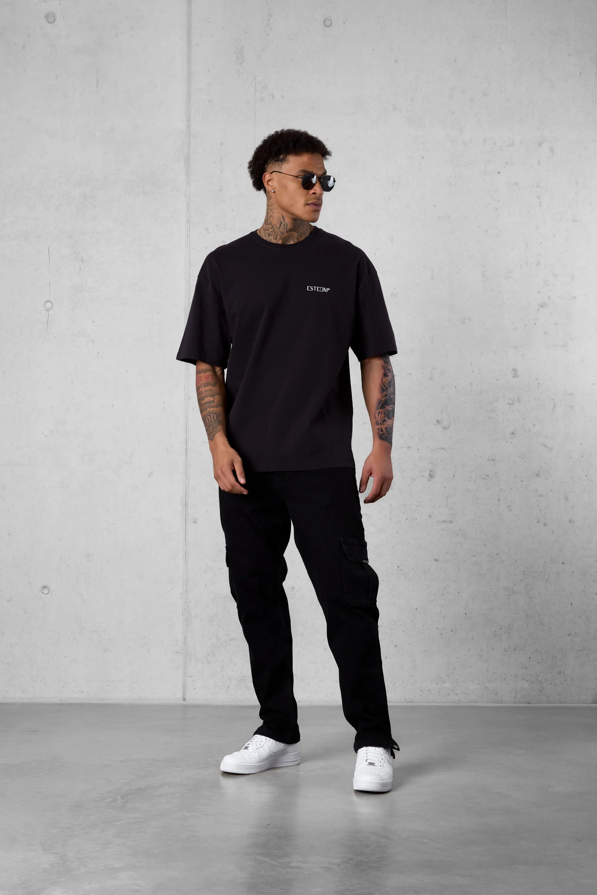 BLACK DISCREET OVERSIZED TEE - Image 3