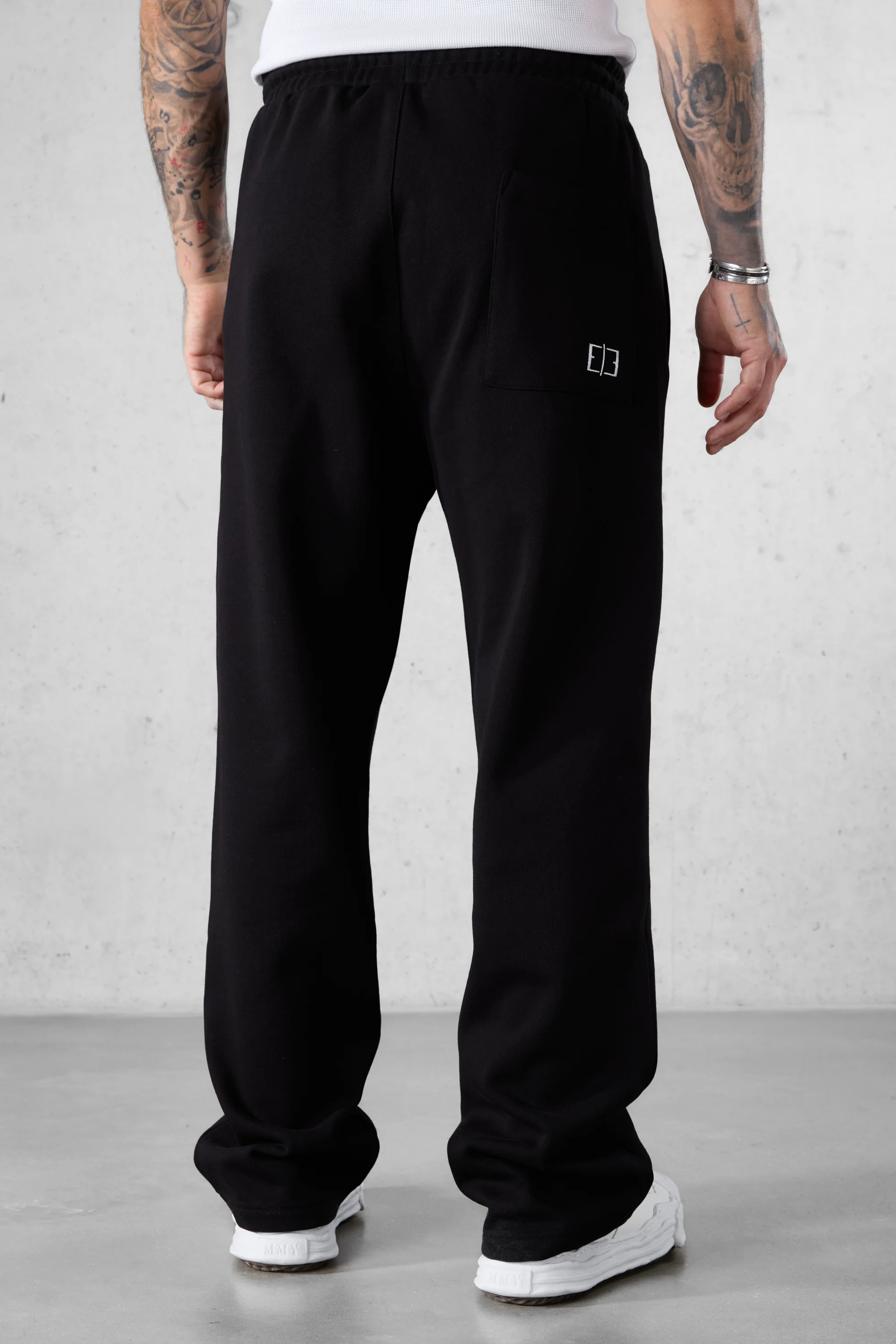 BLACK E. STATEMENT BAGGY JOGGER - Image 4