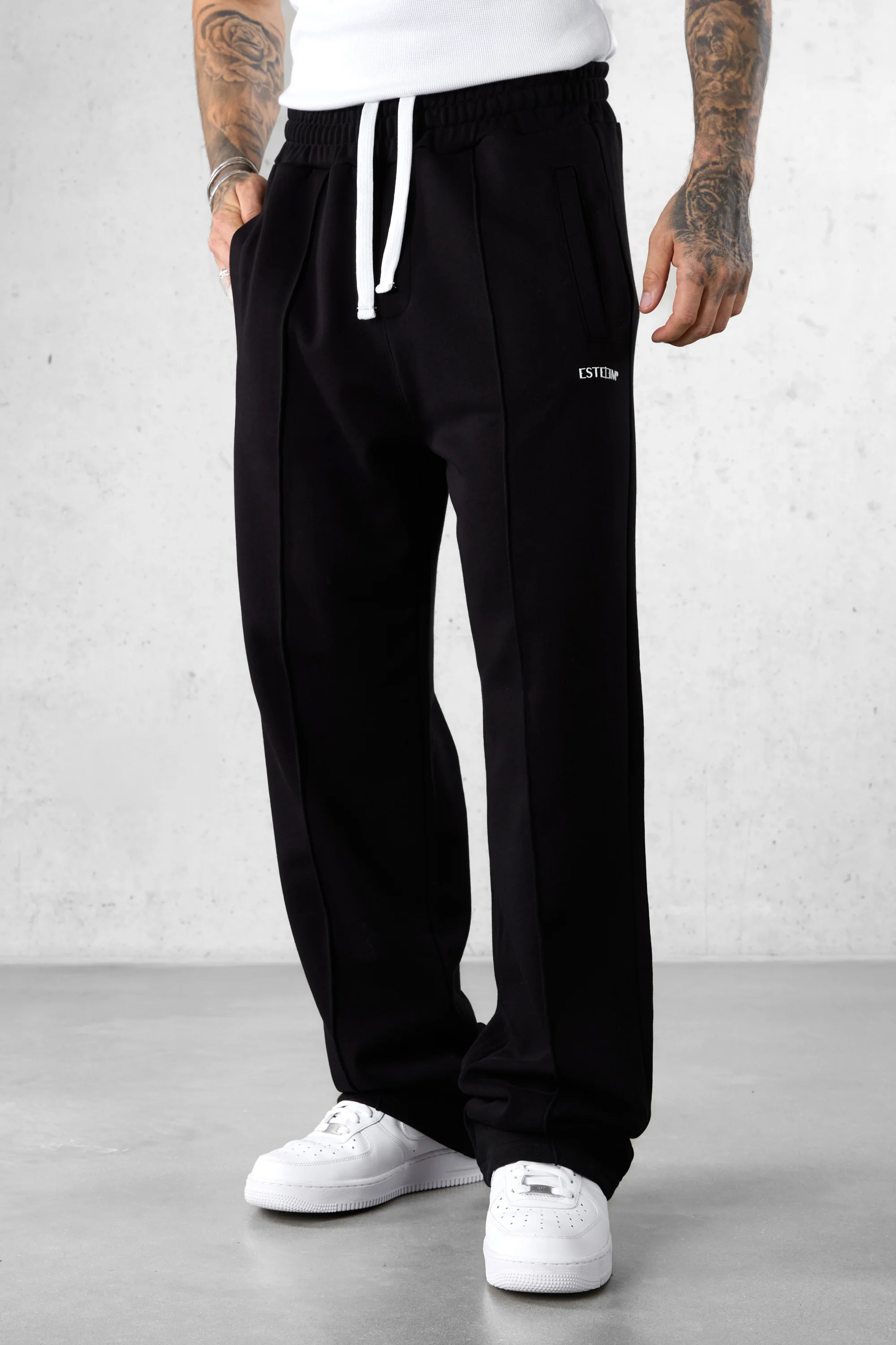 BLACK ESSENTIAL LOOSE SWEATPANTS 2.0 - Image 3