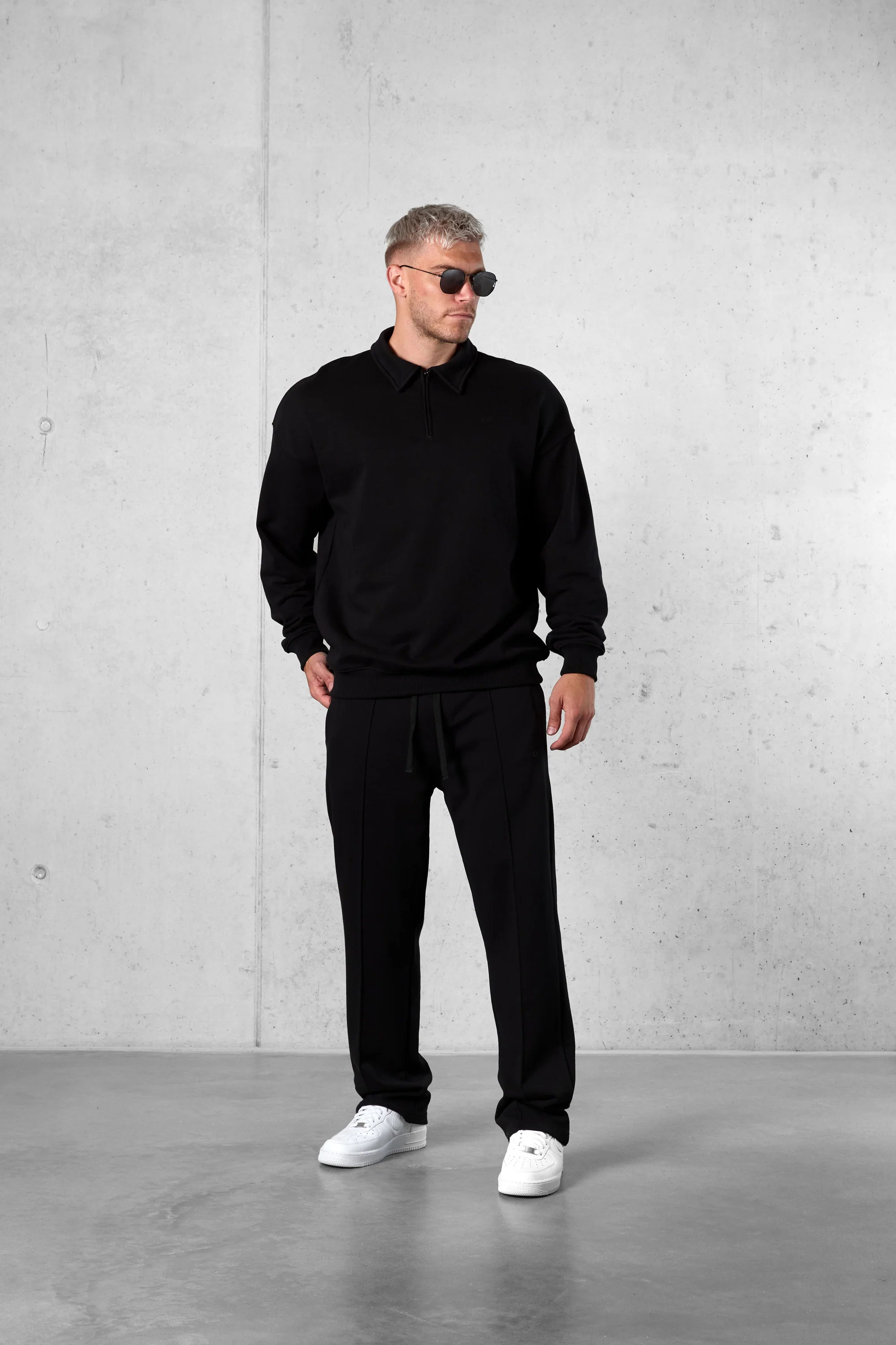 BLACK ESSENTIAL OVERSIZED HALFZIP SWEATER - Image 3