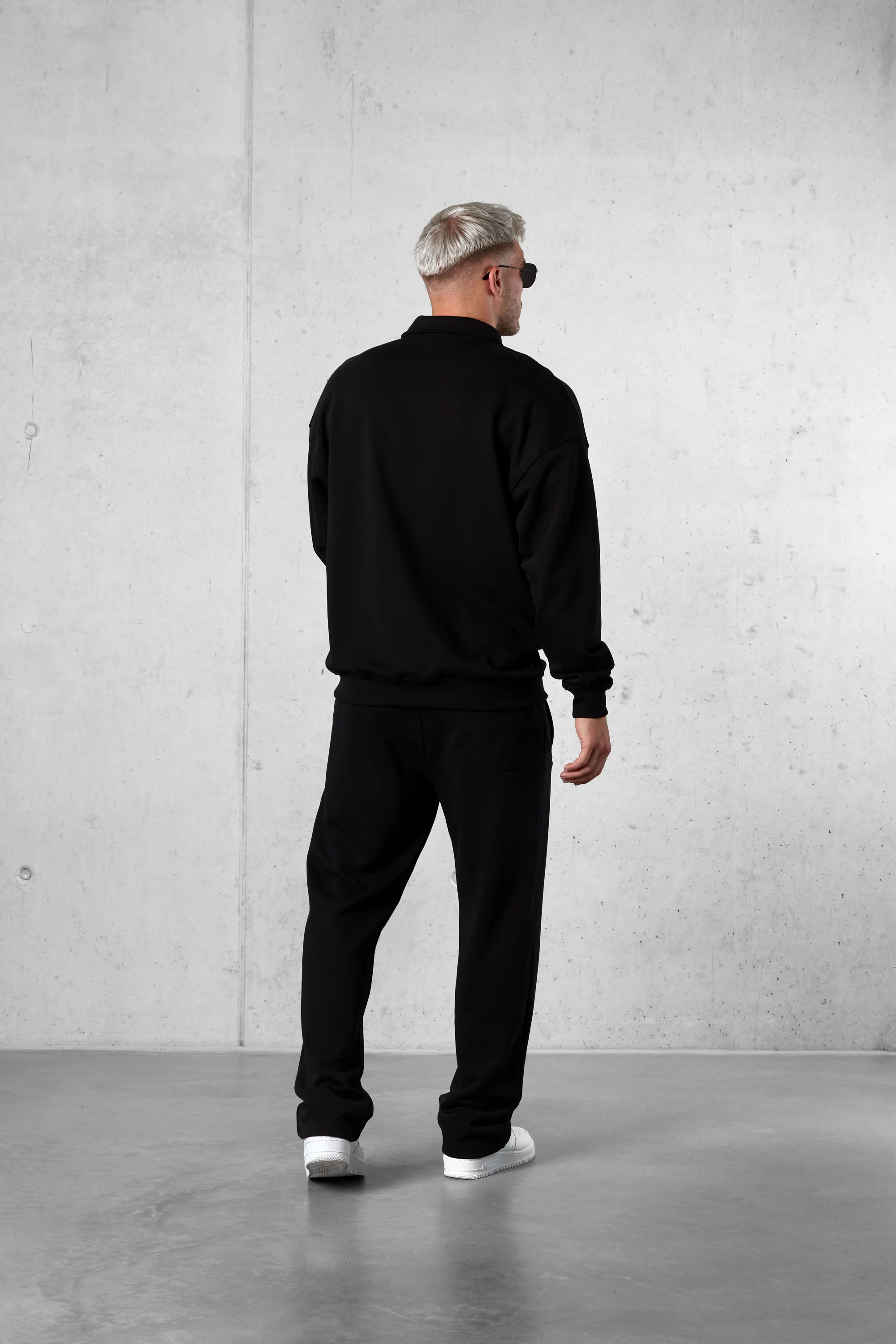 BLACK ESSENTIAL OVERSIZED HALFZIP SWEATER - Image 4