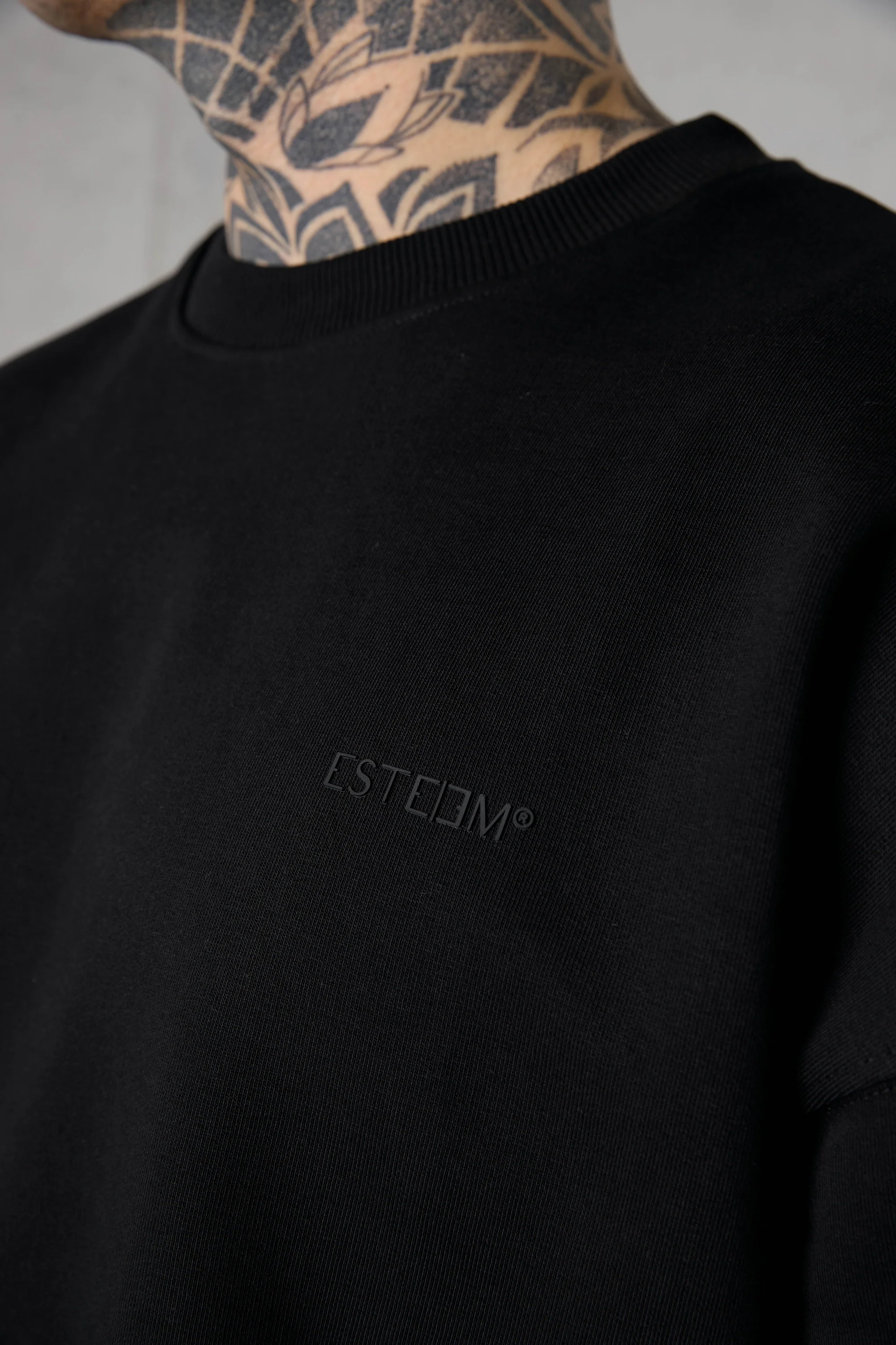 BLACK ESSENTIAL OVERSIZED SWEATER - Image 5