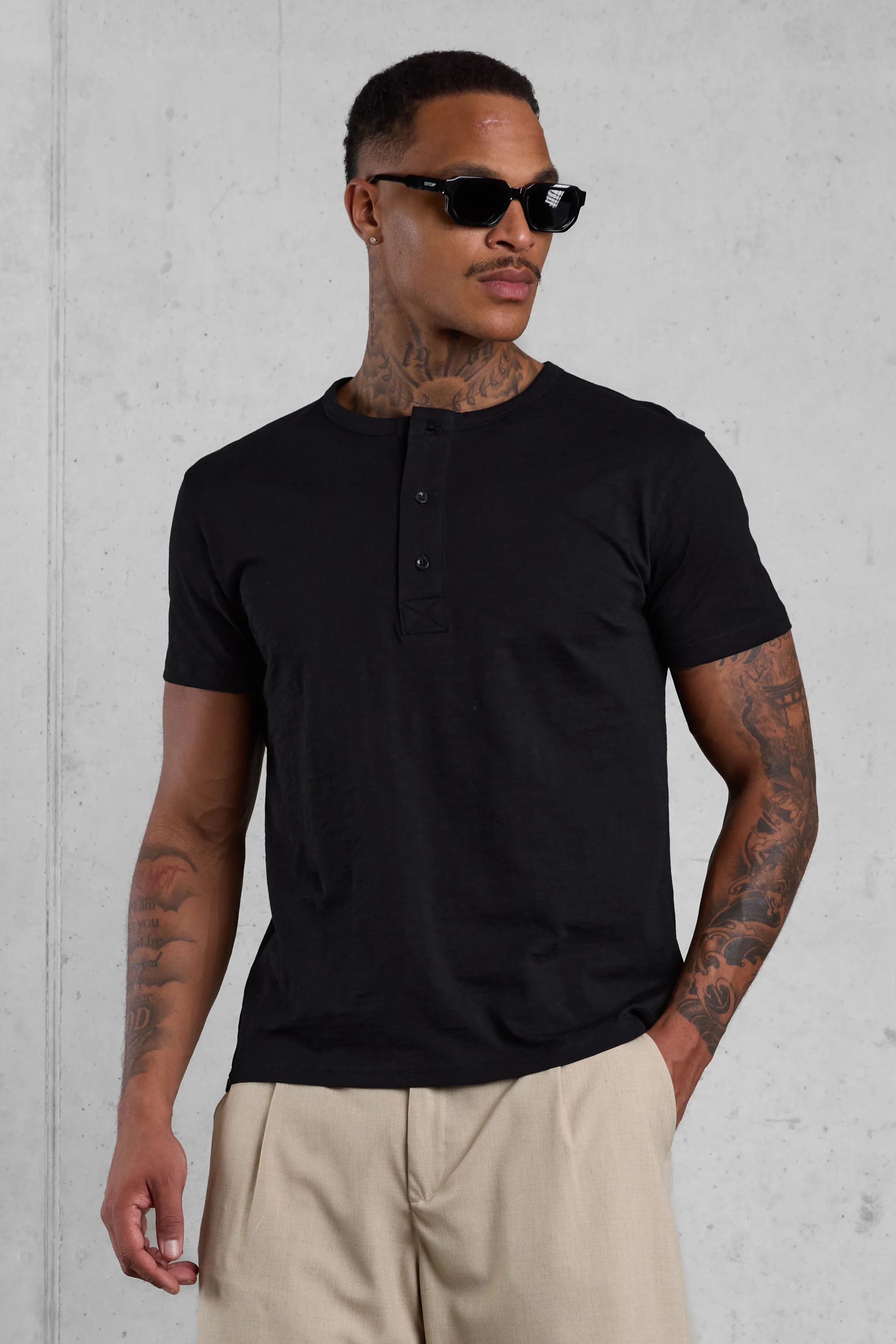 BLACK HENLEY TEE - Image 4