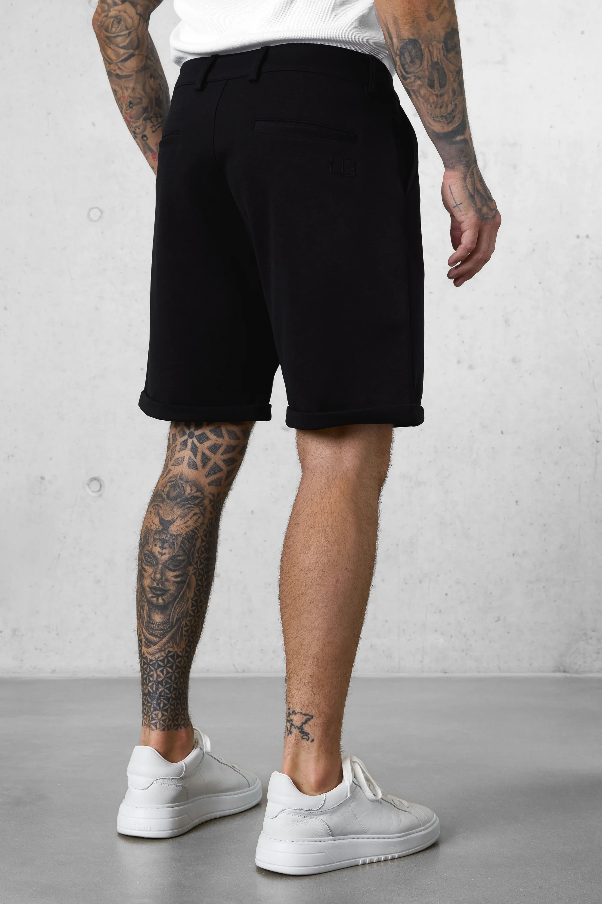 BLACK ICON TAILORED SHORTS - Image 4
