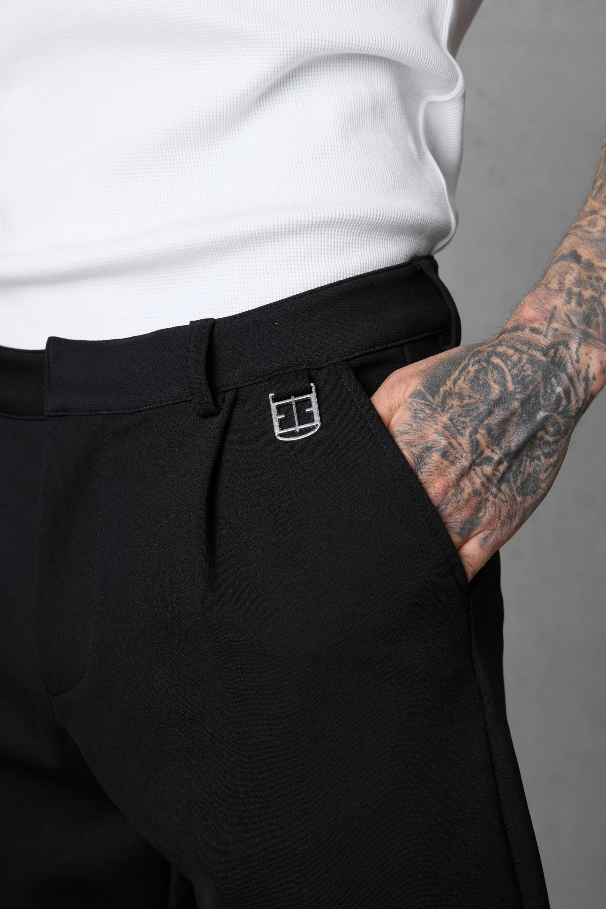 BLACK ICON TAILORED SHORTS - Image 5