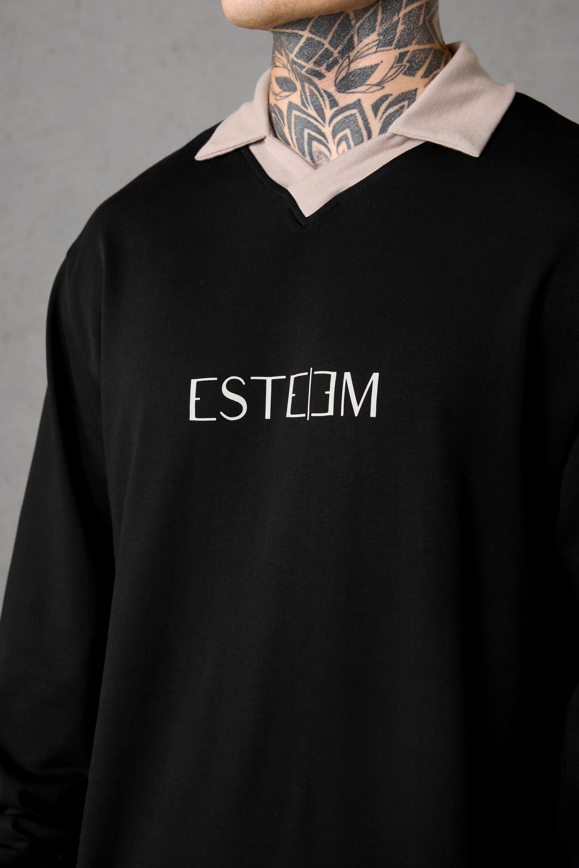 BLACK KHAKI V-NECK POLO LONGSLEEVE - Image 5