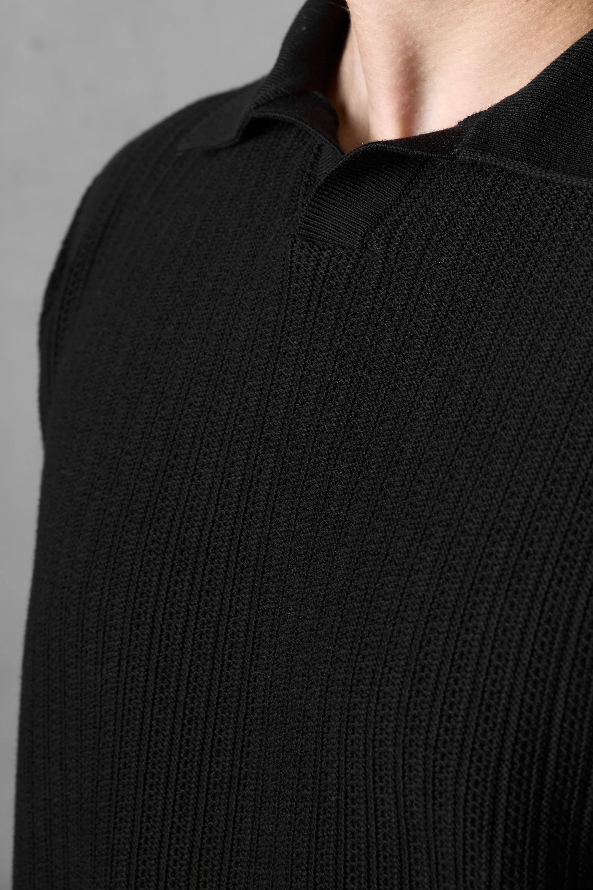 BLACK KNIT POLOSHIRT - Image 5