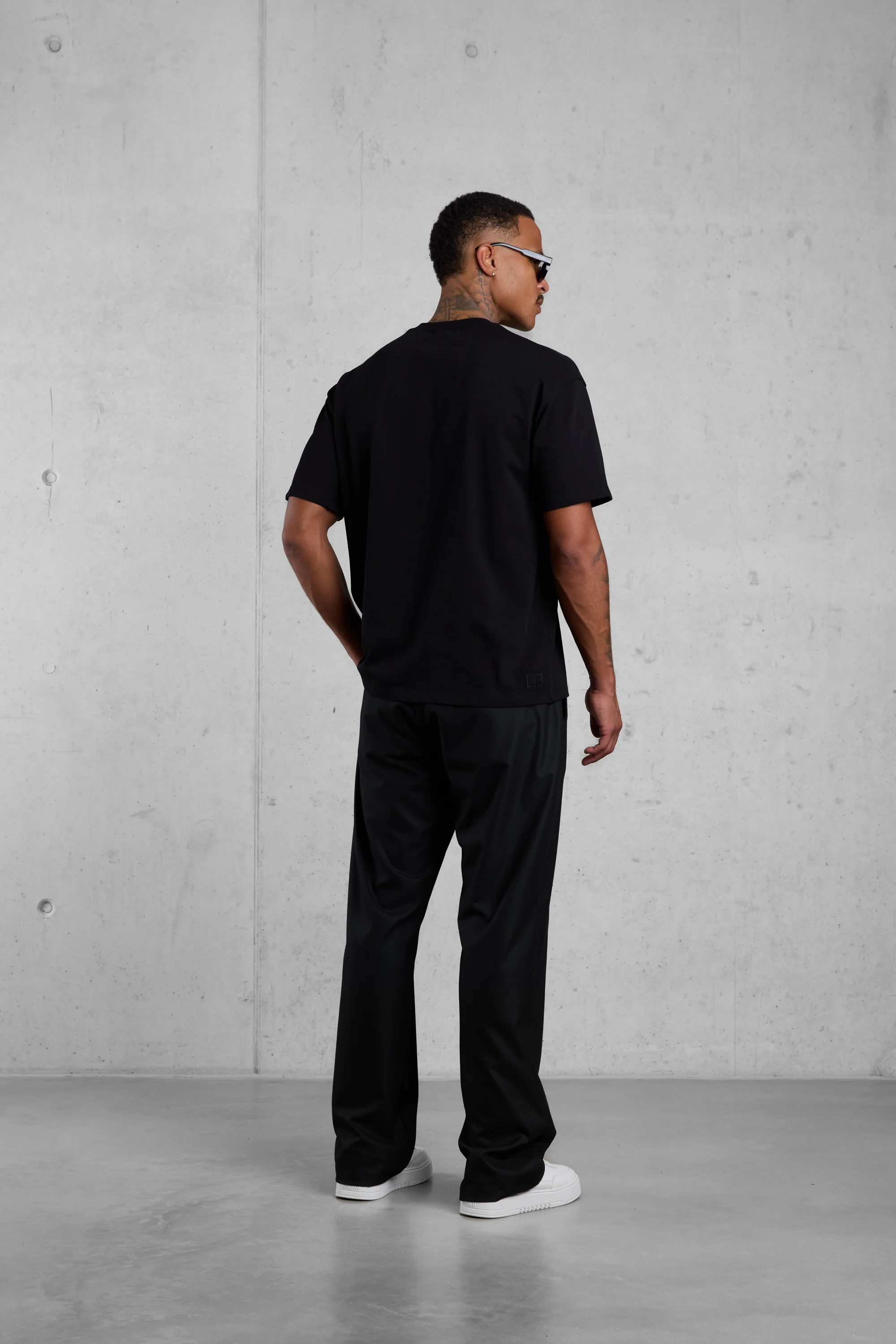 BLACK MONOGRAM REGULAR TEE - Image 4