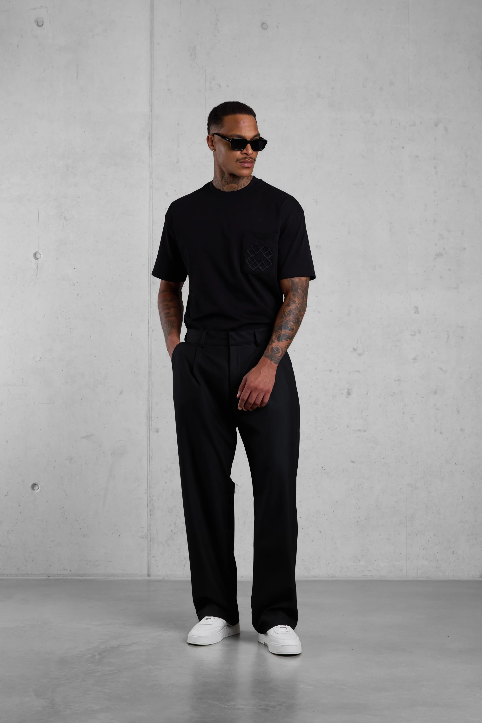 BLACK MONOGRAM REGULAR TEE - Image 5