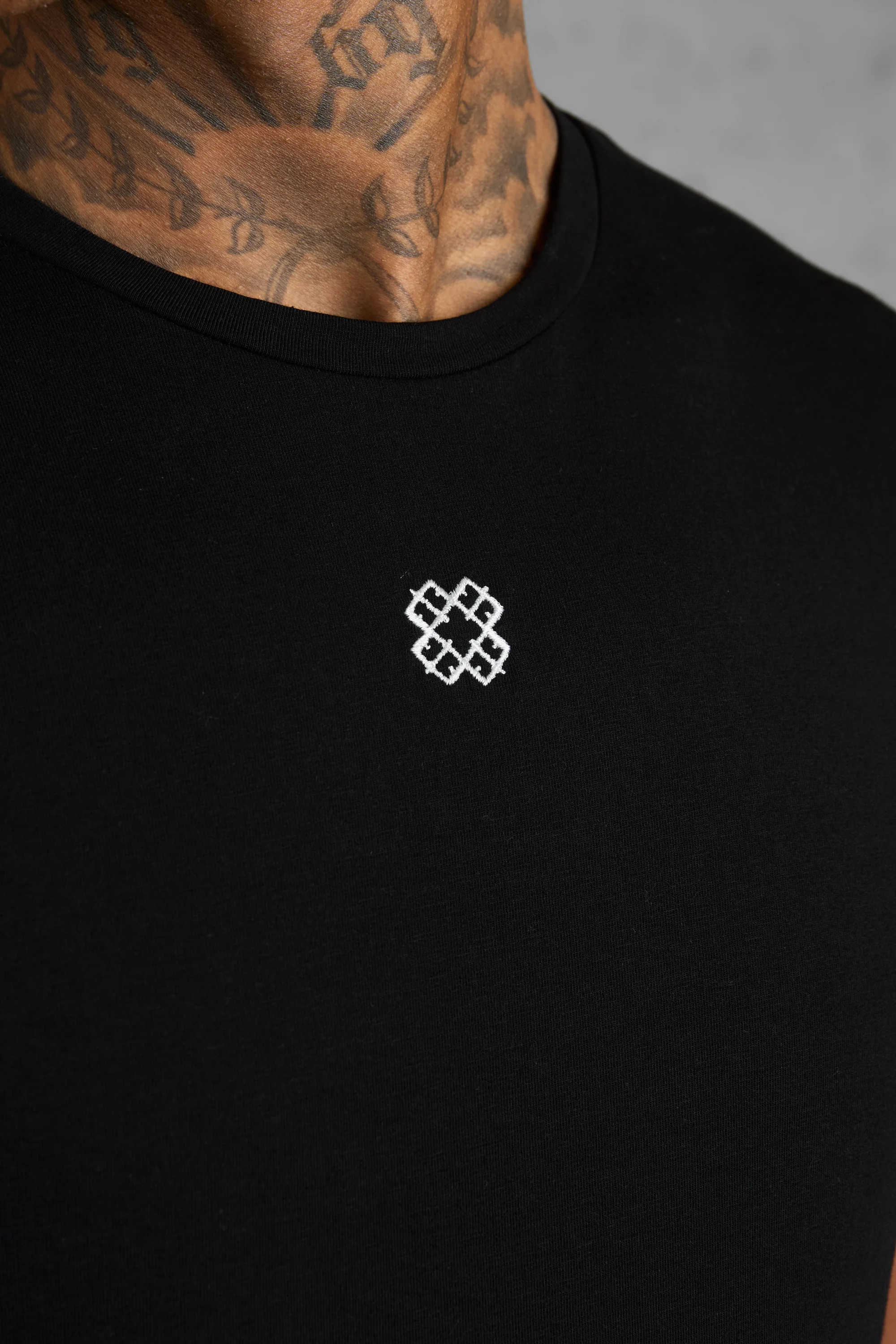 BLACK MONOGRAM TEE - Image 3