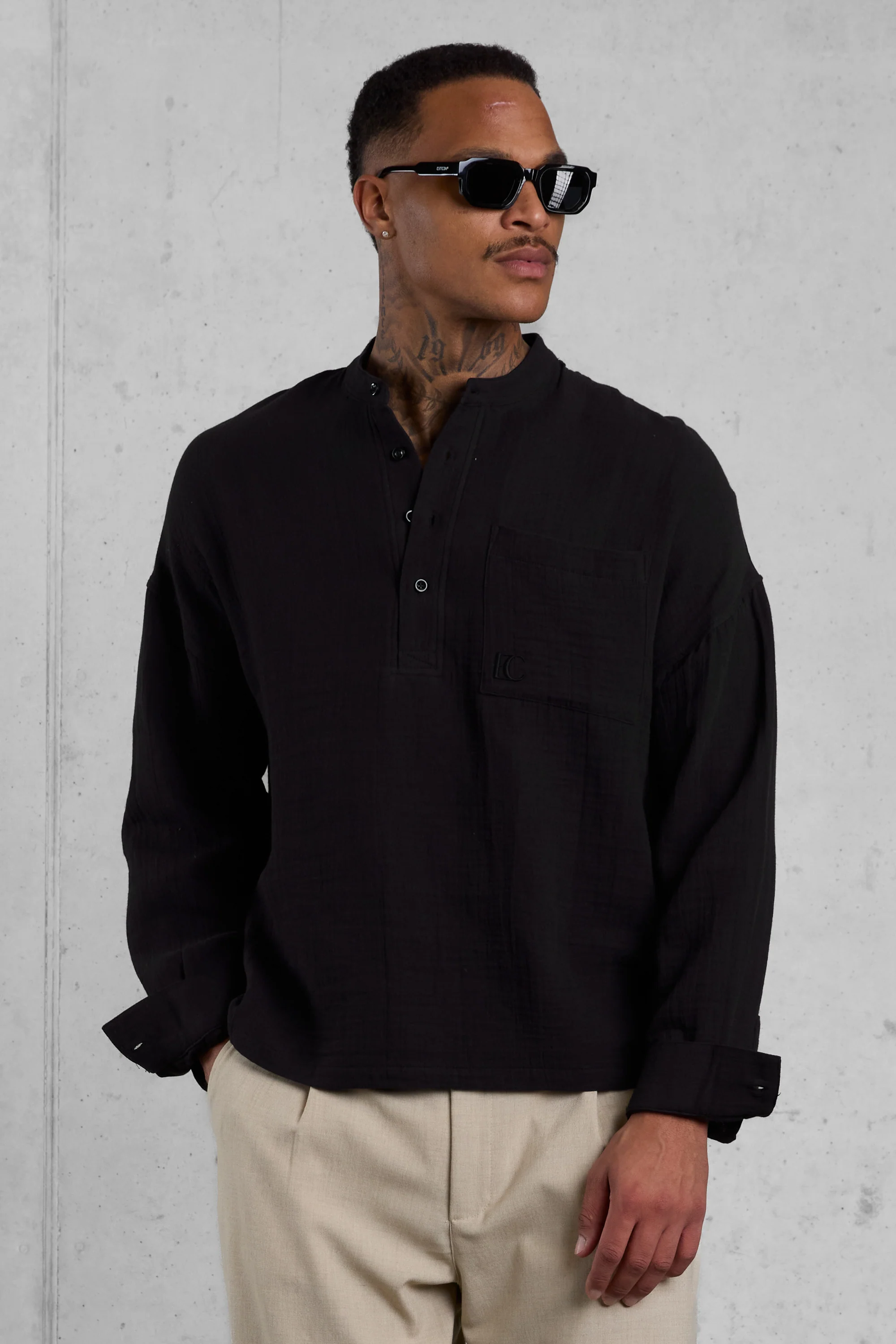 BLACK MUSLIN HENLEY OVERSIZED SHIRT - Image 4