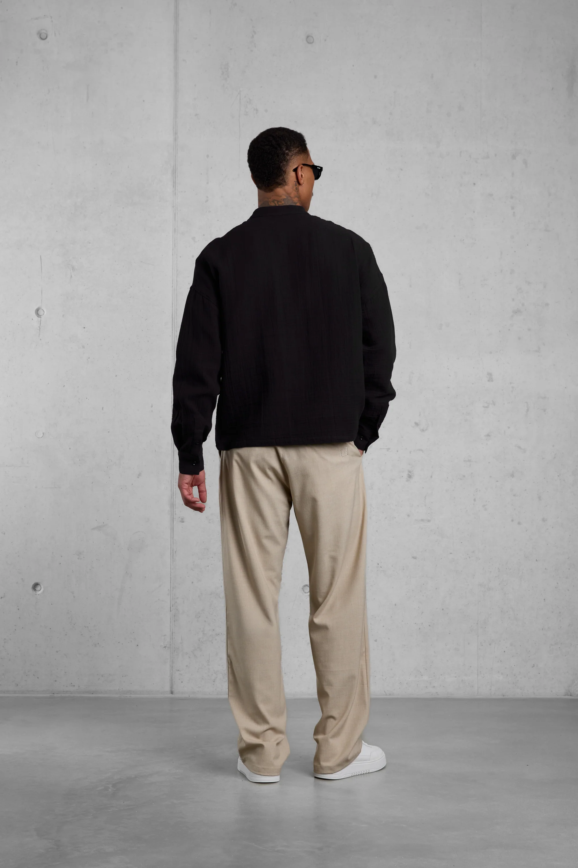 BLACK MUSLIN HENLEY OVERSIZED SHIRT - Image 5