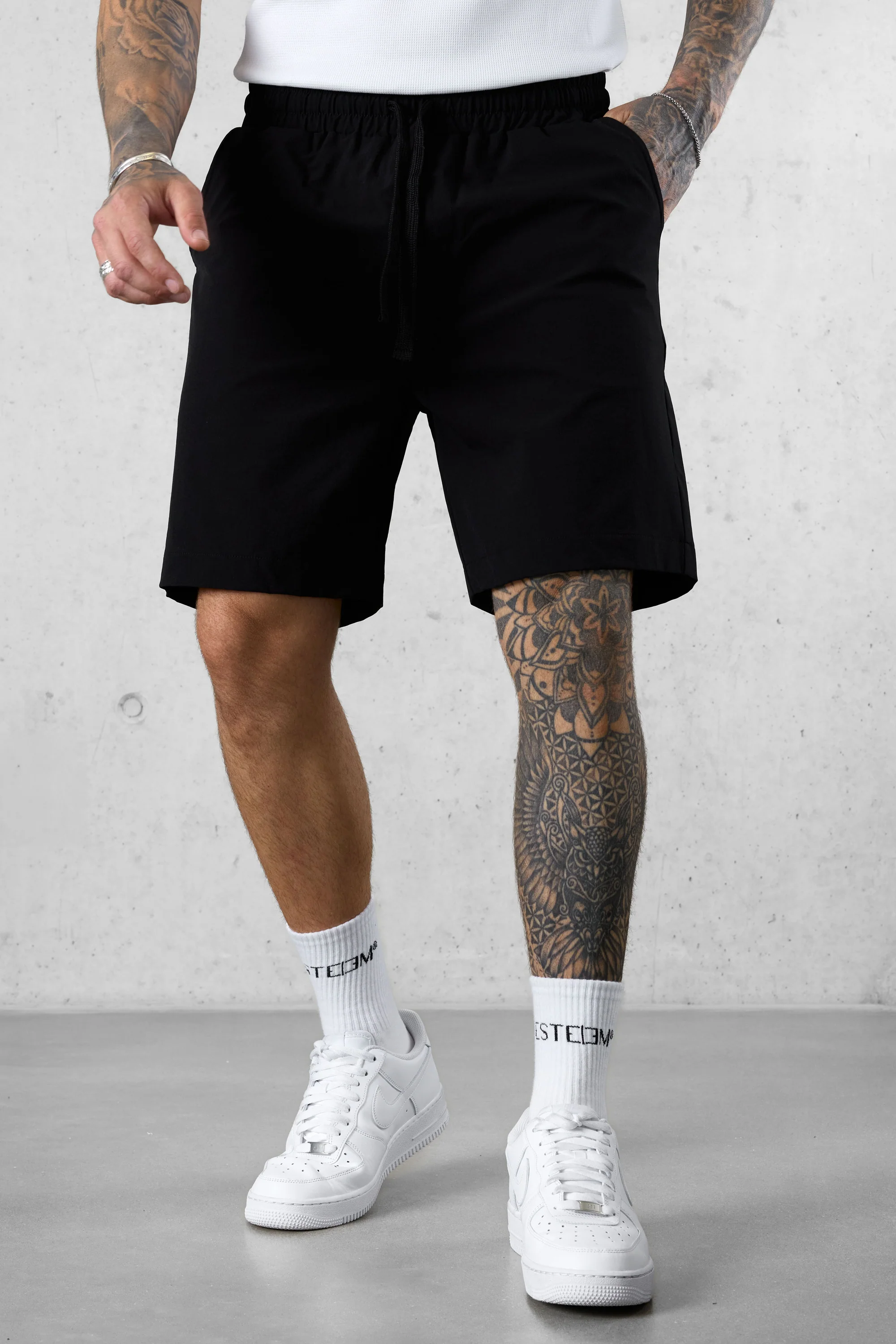 BLACK NYLON BASIC SHORTS - Image 3