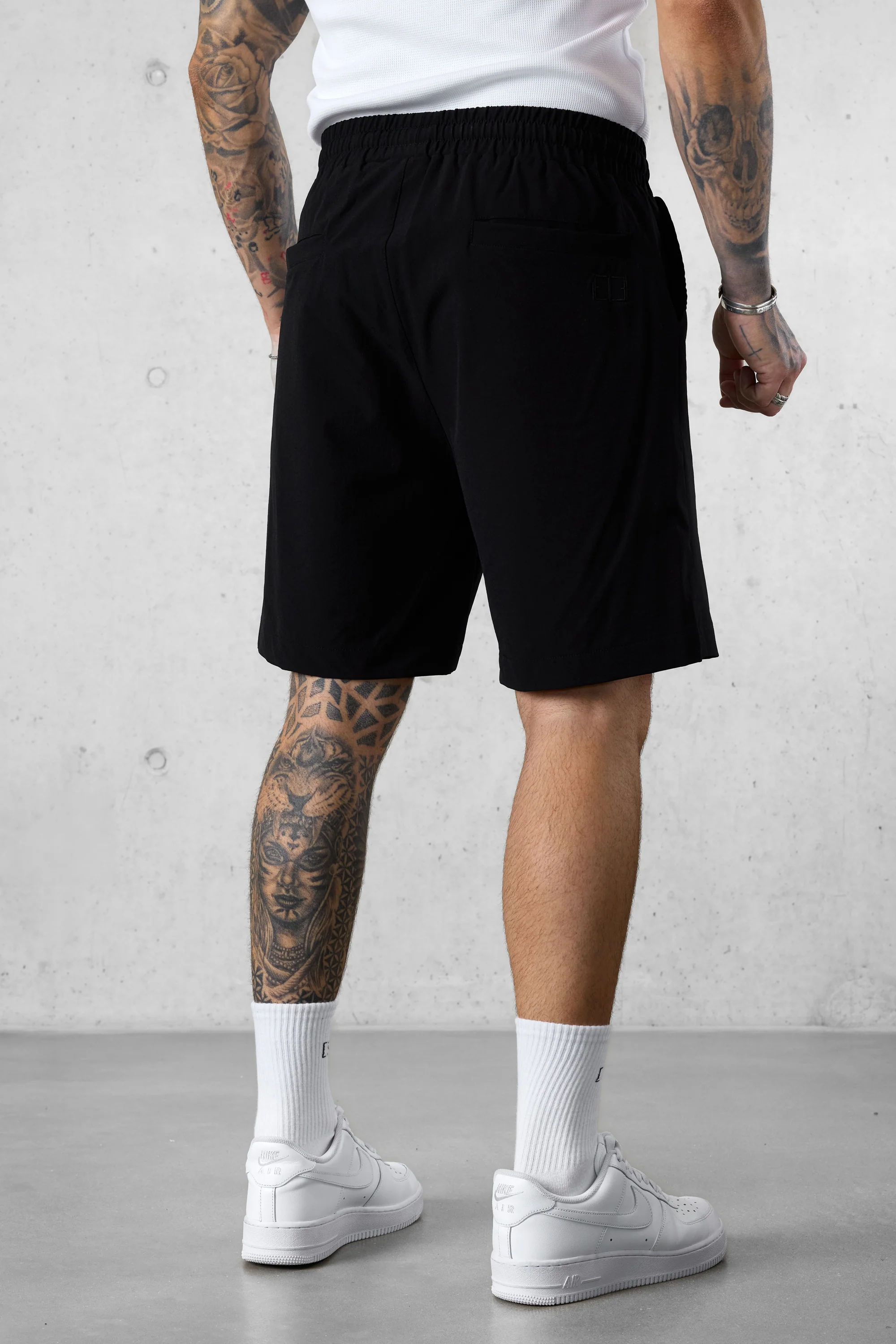 BLACK NYLON BASIC SHORTS - Image 4