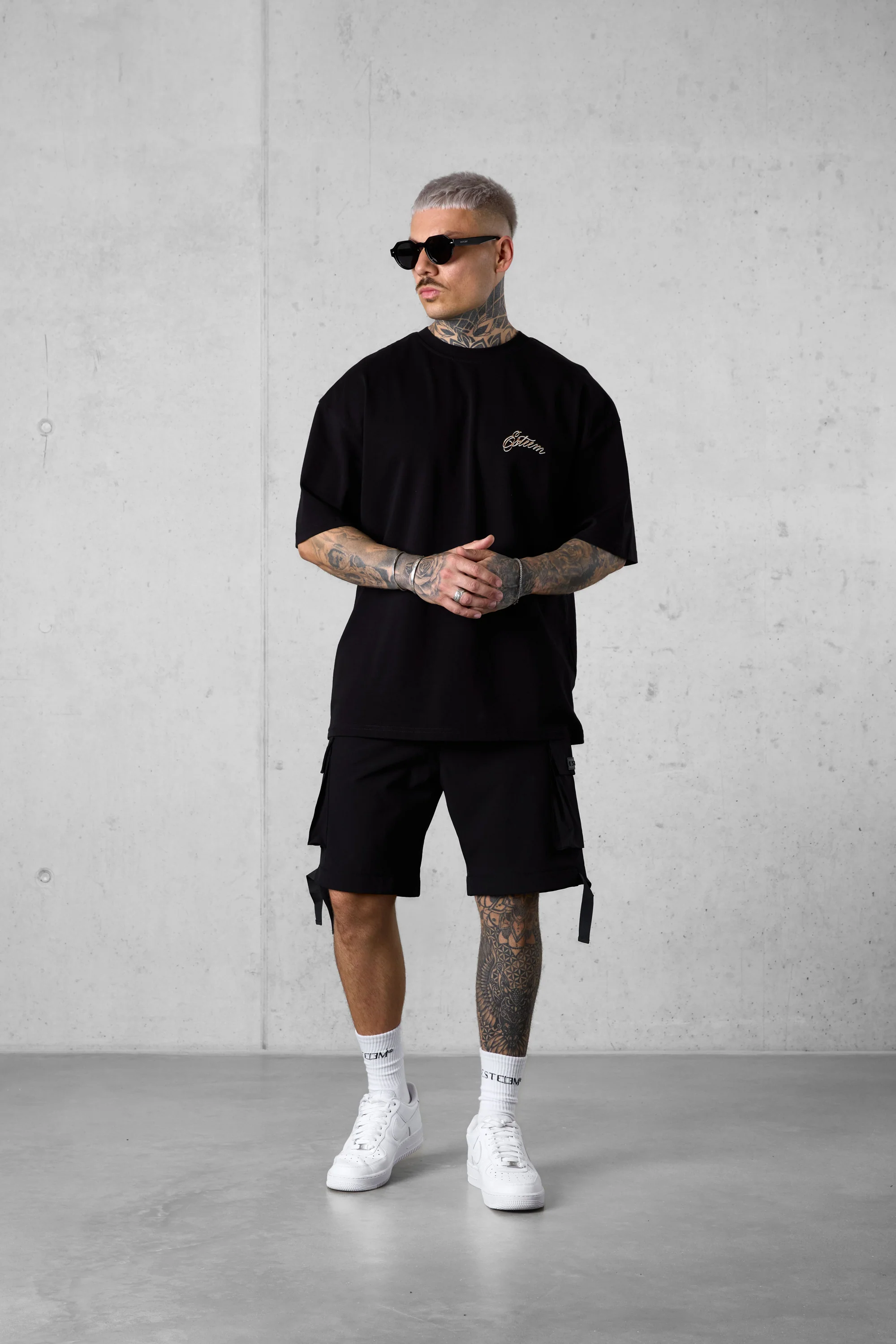 BLACK NYLON CARGO SHORTS - Image 2