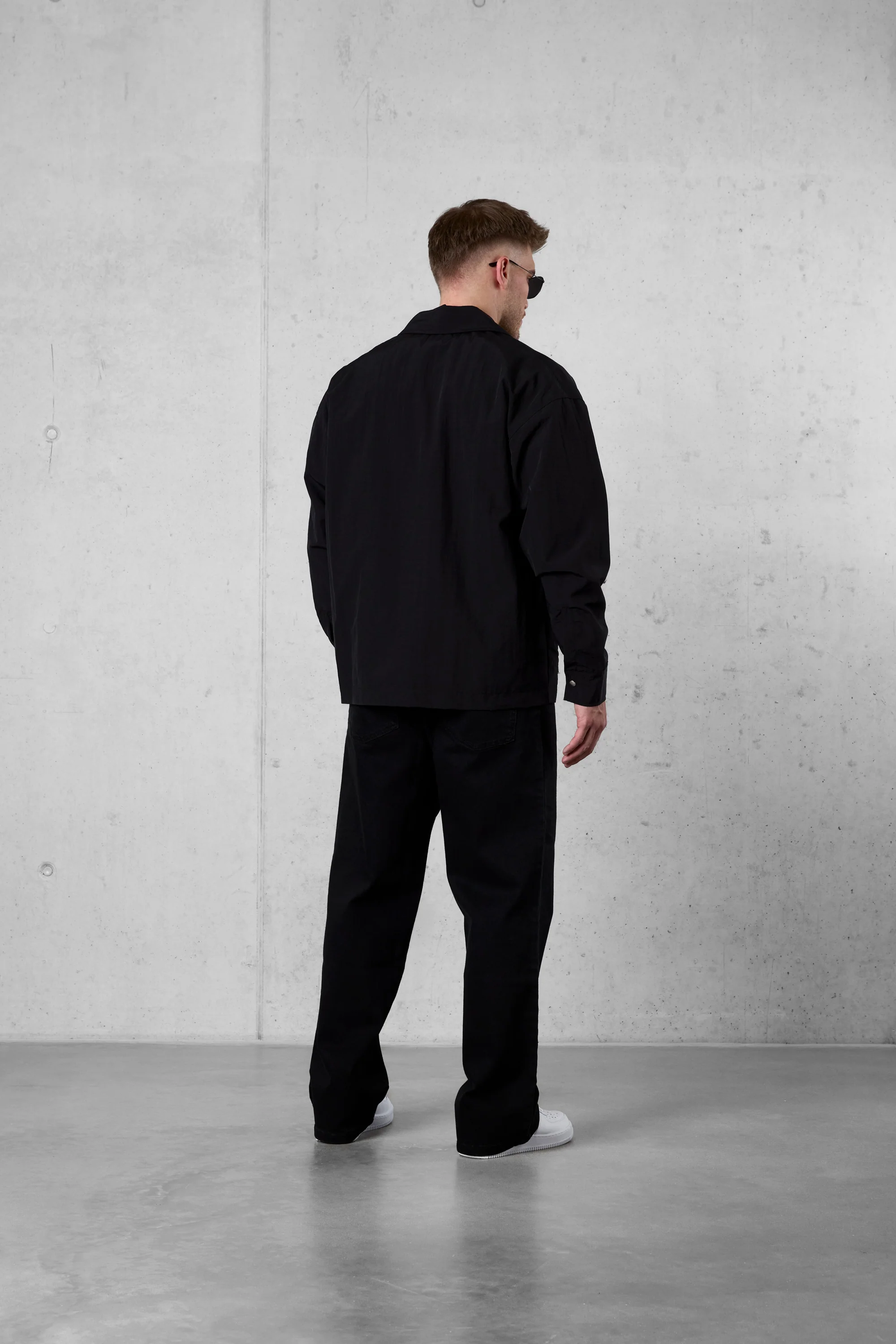 BLACK NYLON OVERSIZED JACKET - Image 4