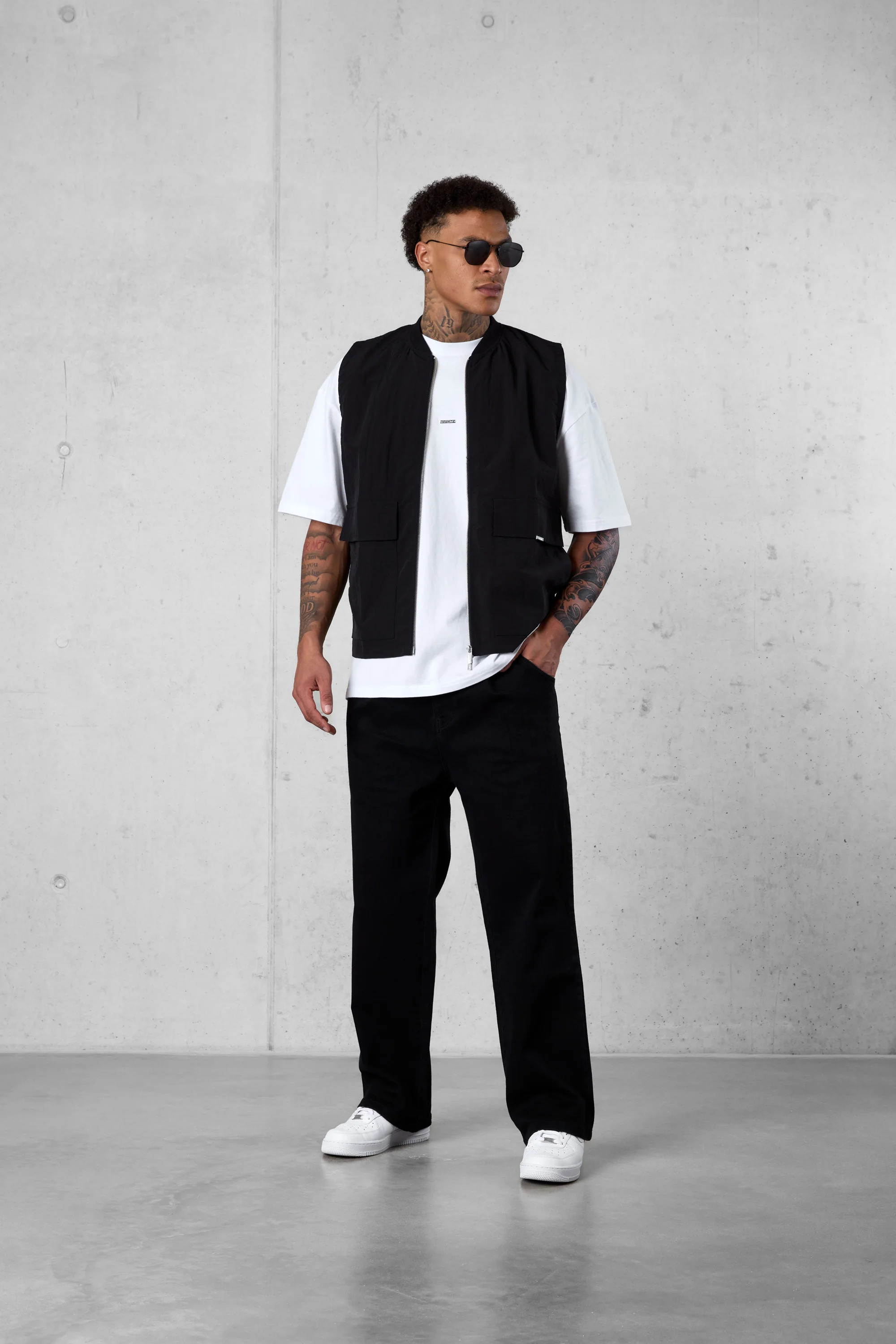 BLACK NYLON VEST - Image 3
