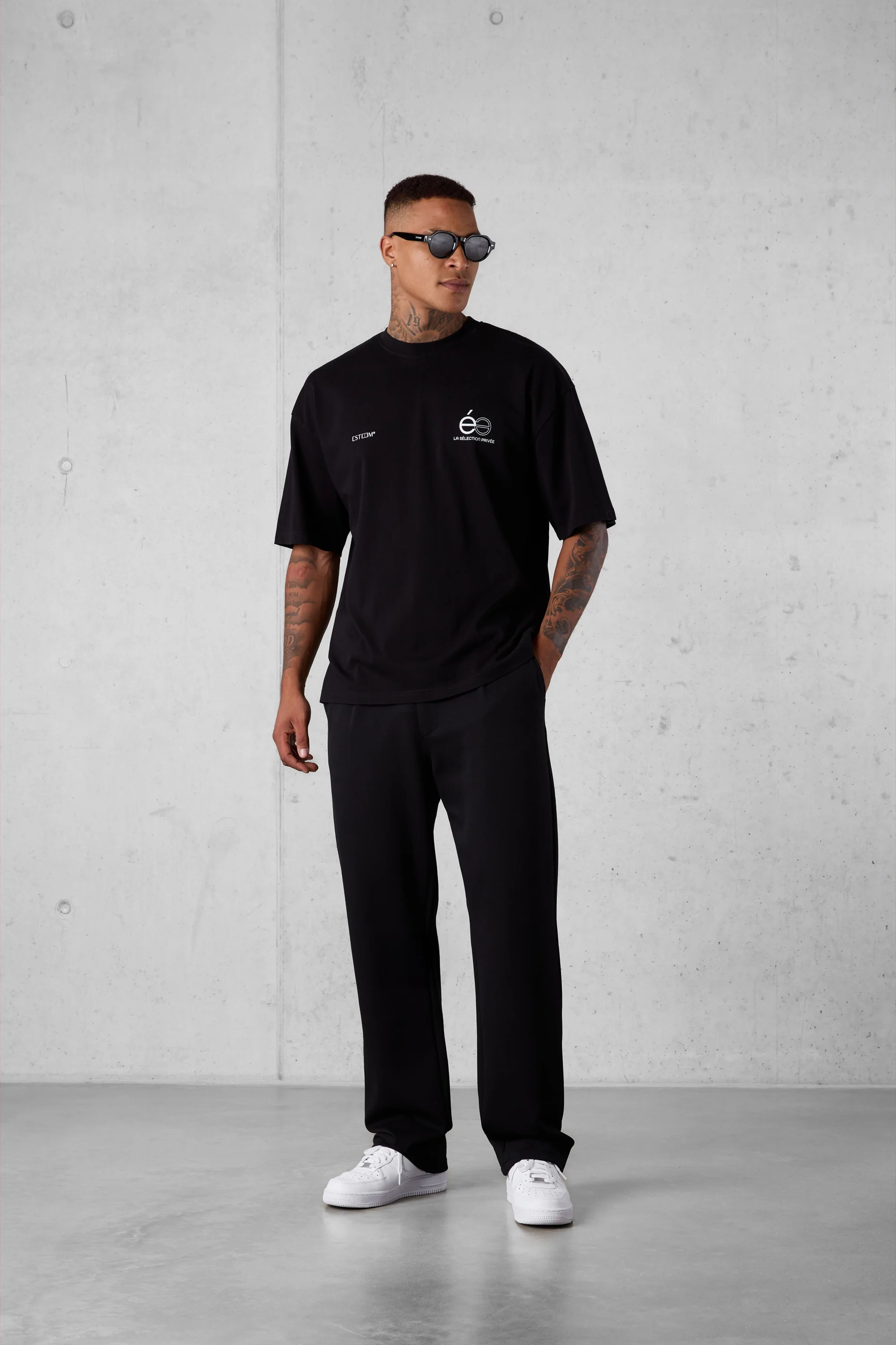 BLACK OPPOSÉ OVERSIZED TEE 2.0 - Image 2