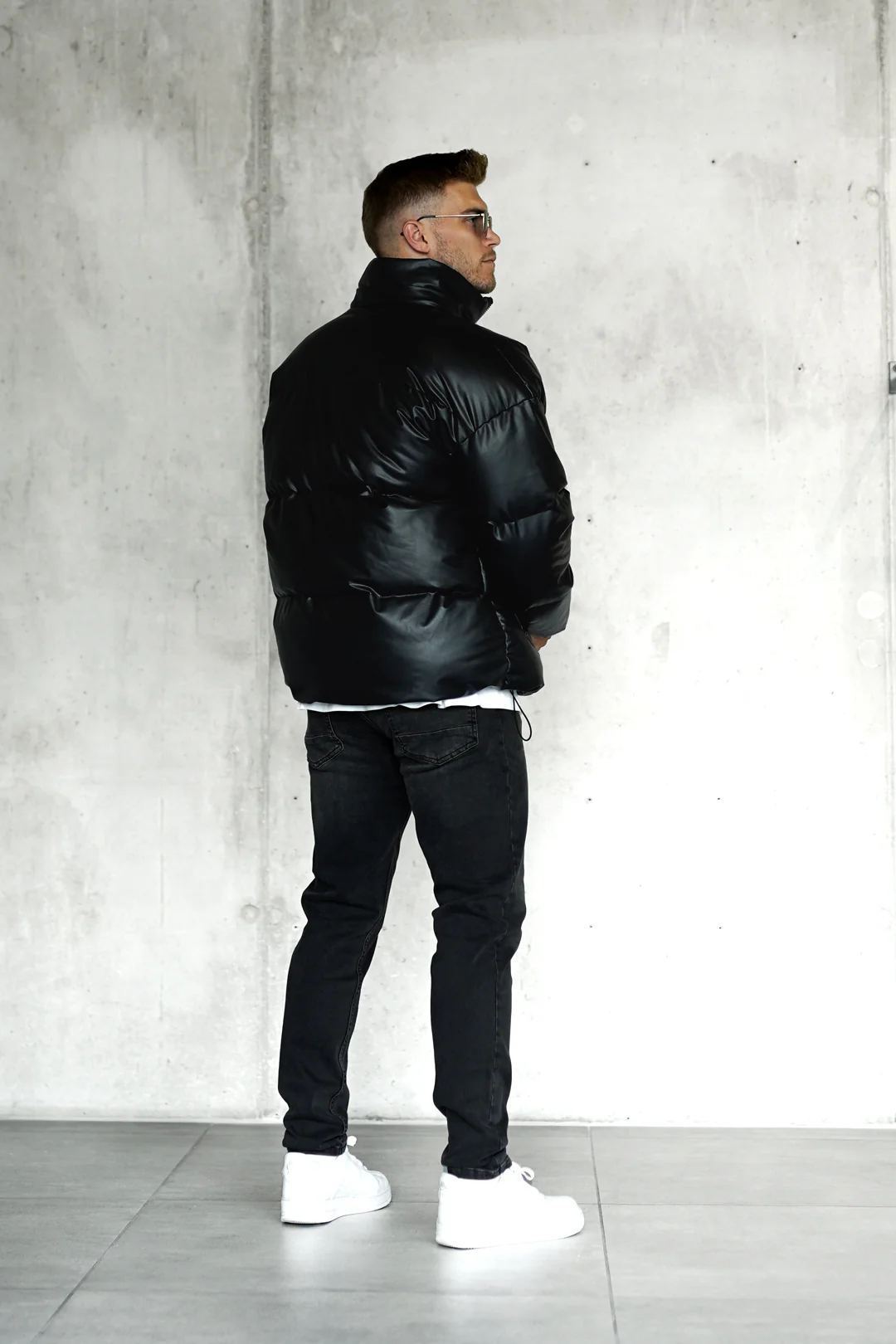 BLACK OVERSIZED PUFFER JACKET - Image 3