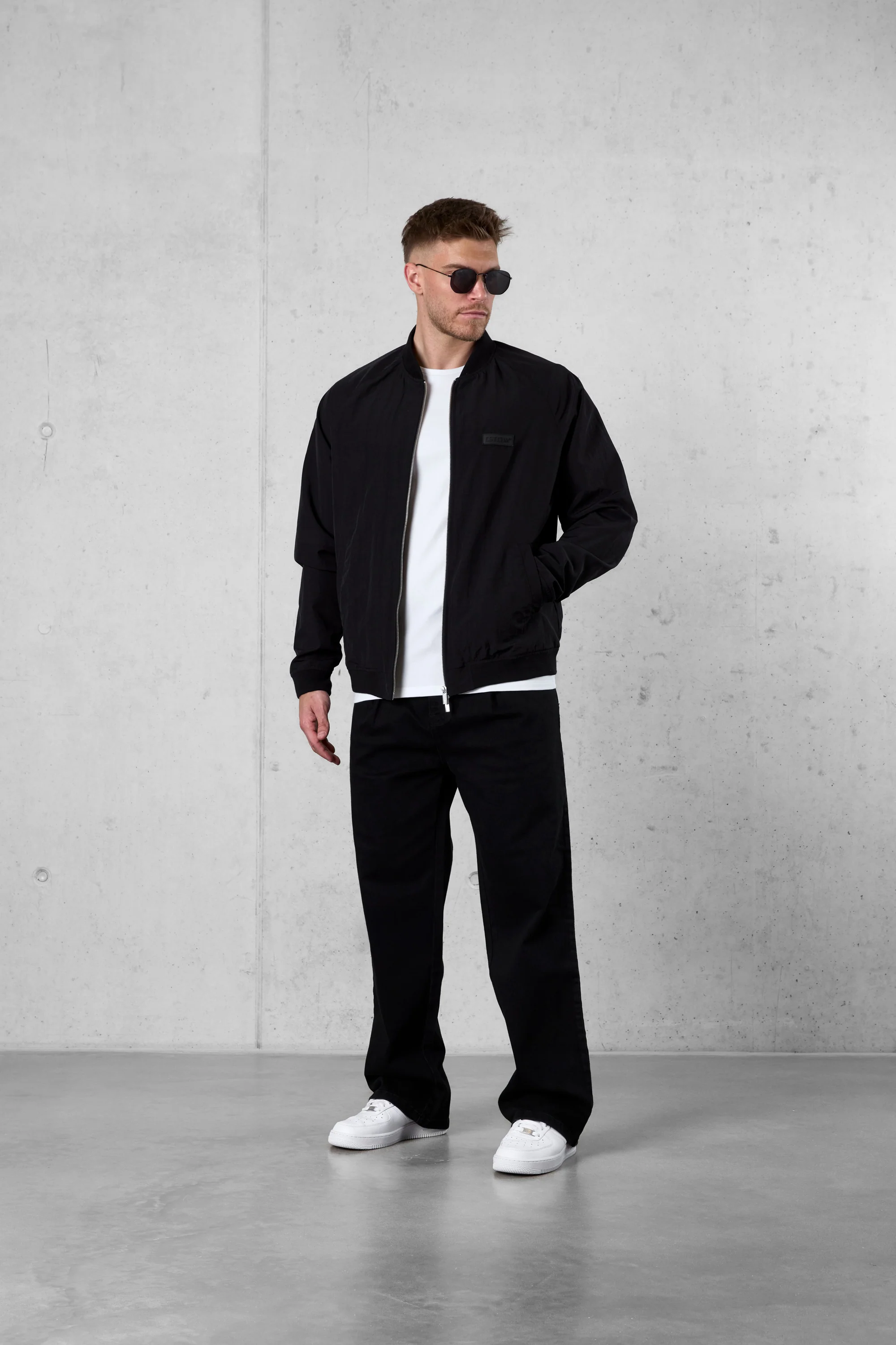BLACK NYLON BOMBER JACKET - Image 3