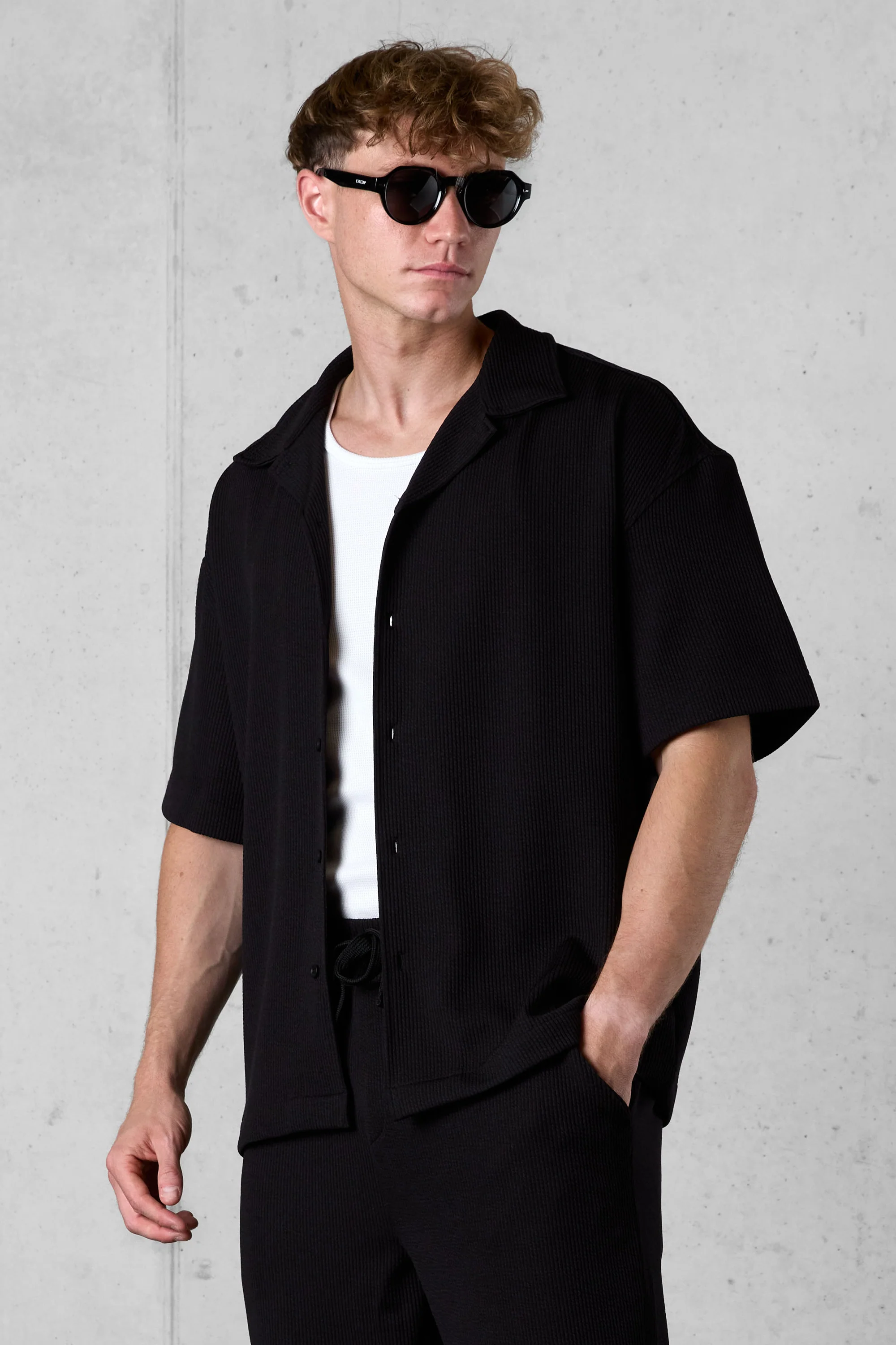 BLACK RUFFLES SHIRT - Image 3