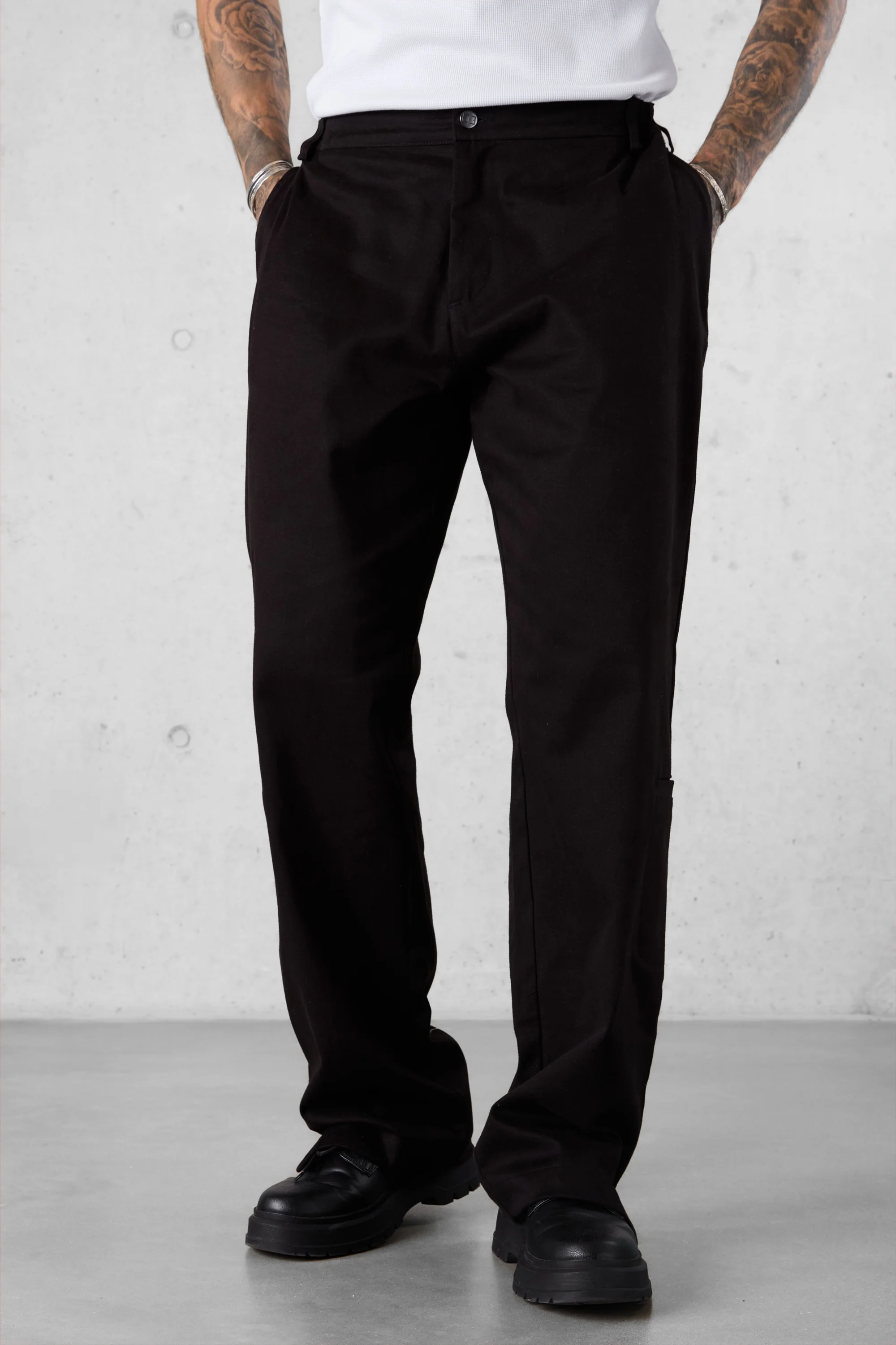 BLACK SLIT CHINO PANTS - Image 3