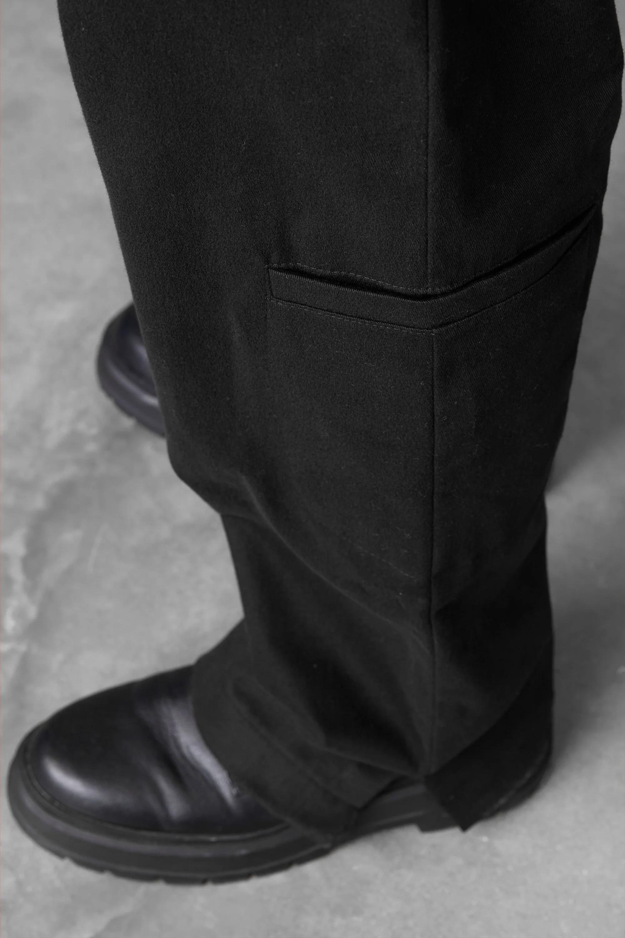 BLACK SLIT CHINO PANTS - Image 6