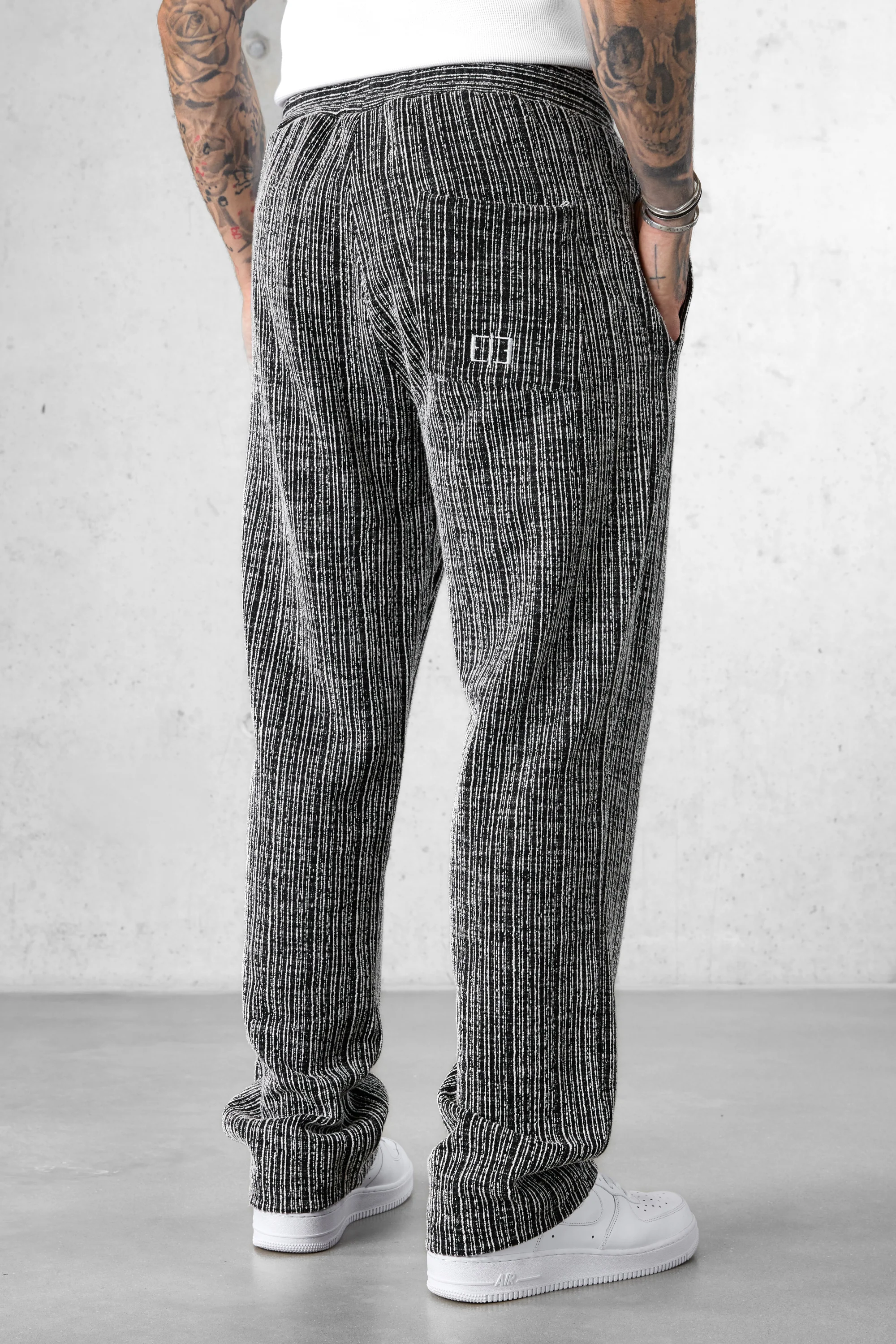 BLACK STRIPED JACQUARD LOOSE PANTS - Image 4
