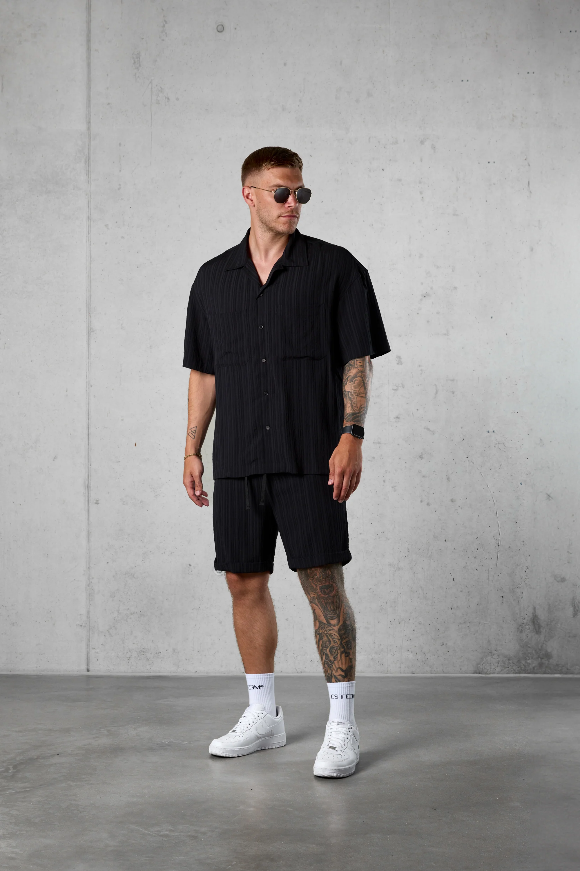 BLACK STRIPED SHORTS - Image 2