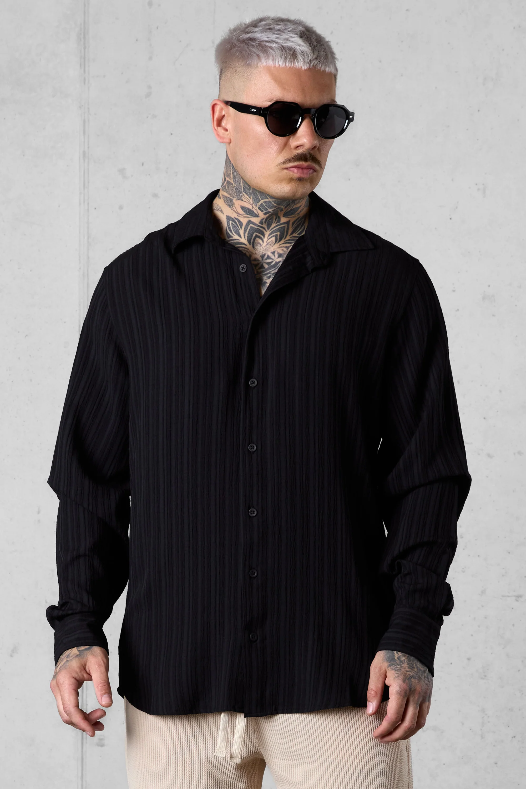 BLACK STRIPED SLEEVE SHIRT - Image 3