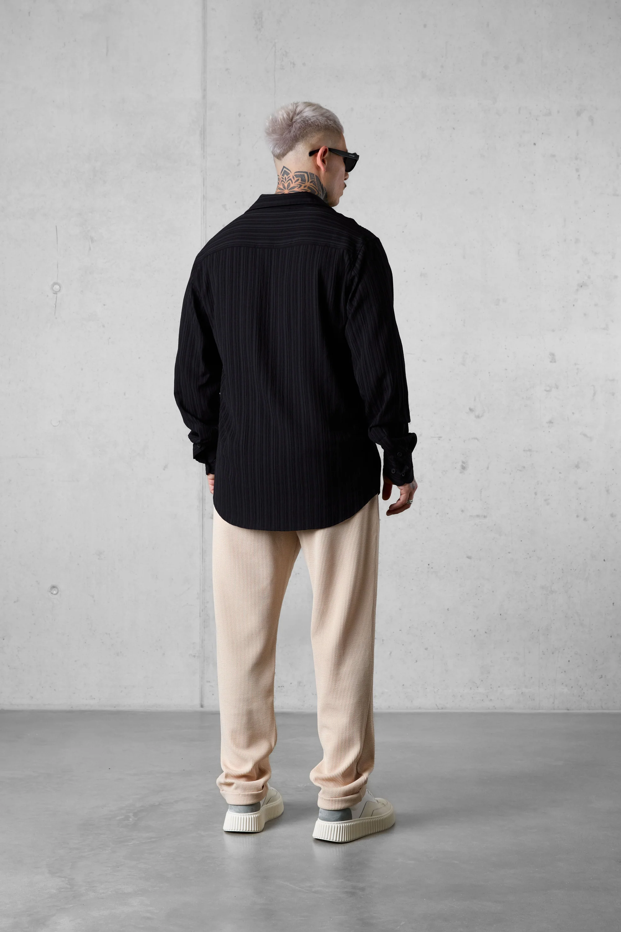 BLACK STRIPED SLEEVE SHIRT - Image 4