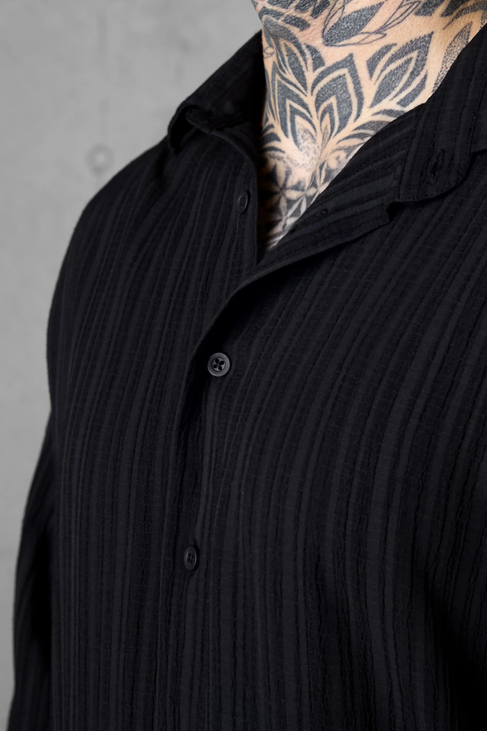 BLACK STRIPED SLEEVE SHIRT - Image 5