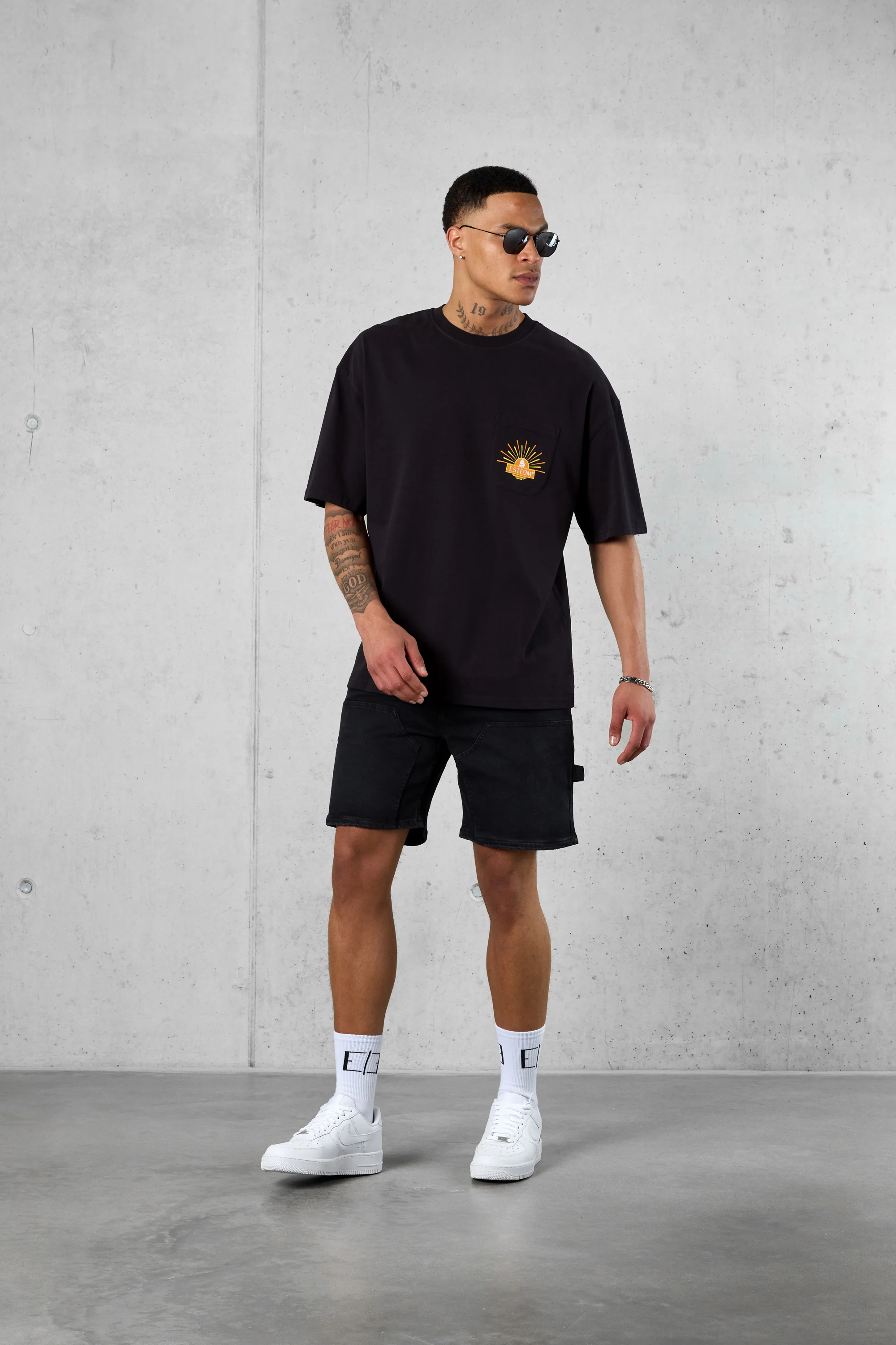 BLACK SUNSET POCKET OVERSIZED TEE - Image 3