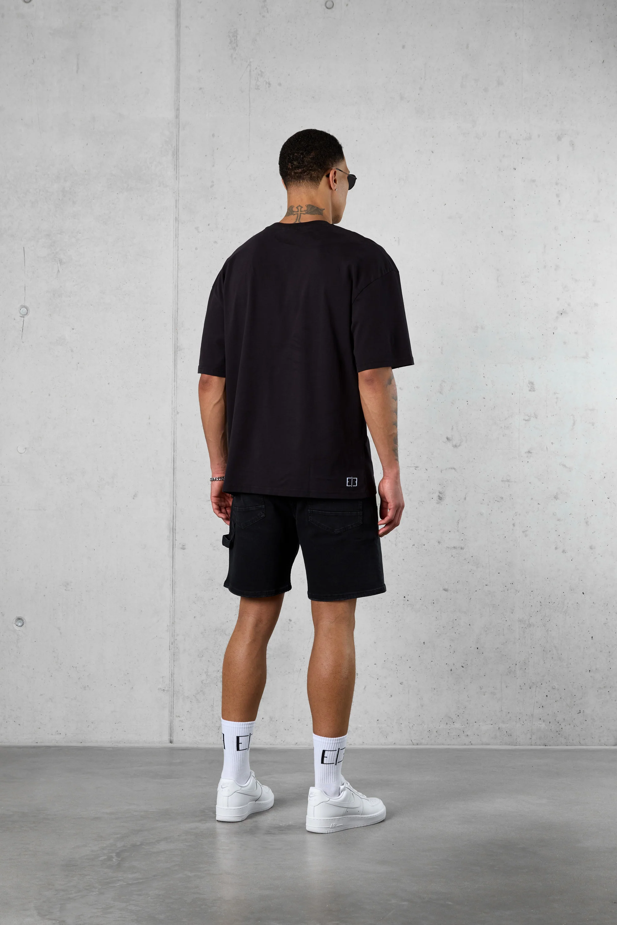 BLACK SUNSET POCKET OVERSIZED TEE - Image 4